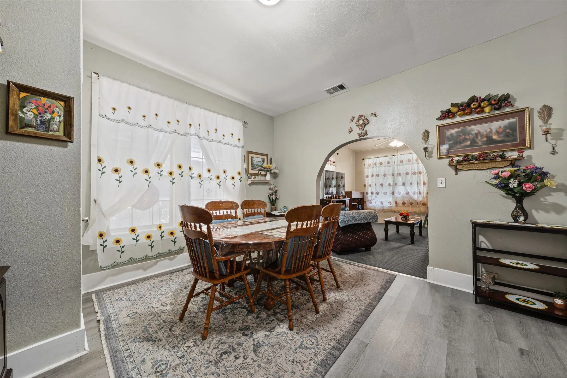 Single Family Residence For Sale in Mc Lennan County , 3215 Bosque Boulevard, Waco, Texas 76707, 3 Bedroom, 1 Bathroom, Garage spaces, 1,668 Sqft, built in 1940, mls#21404074, Real Estate Agent in Waco, Homes For Sale in Mc Lennan county, Homes For Sale in Waco, Realtor in Waco Texas, Real Estate Brokerage Independent Realty Texas, Luminita Cordes Realtor