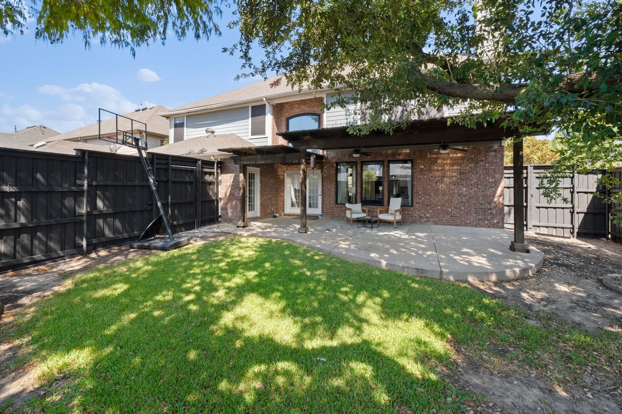 Single Family Residence For Rent in Denton County , 5925 Chatham Lane, The Colony, Texas 75056, 4 Bedroom, 4 Bathroom, 2 Garage spaces, 3,505 Sqft, built in 2000, mls#21394055, Real Estate Agent in The Colony, Homes For Rent in Denton county, Homes For Rent in The Colony, Realtor in The Colony Texas, Real Estate Brokerage Independent Realty Texas, Luminita Cordes Realtor