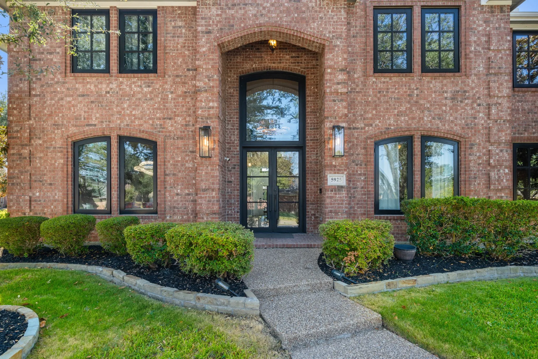 Single Family Residence For Rent in Denton County , 5925 Chatham Lane, The Colony, Texas 75056, 4 Bedroom, 4 Bathroom, 2 Garage spaces, 3,505 Sqft, built in 2000, mls#21394055, Real Estate Agent in The Colony, Homes For Rent in Denton county, Homes For Rent in The Colony, Realtor in The Colony Texas, Real Estate Brokerage Independent Realty Texas, Luminita Cordes Realtor