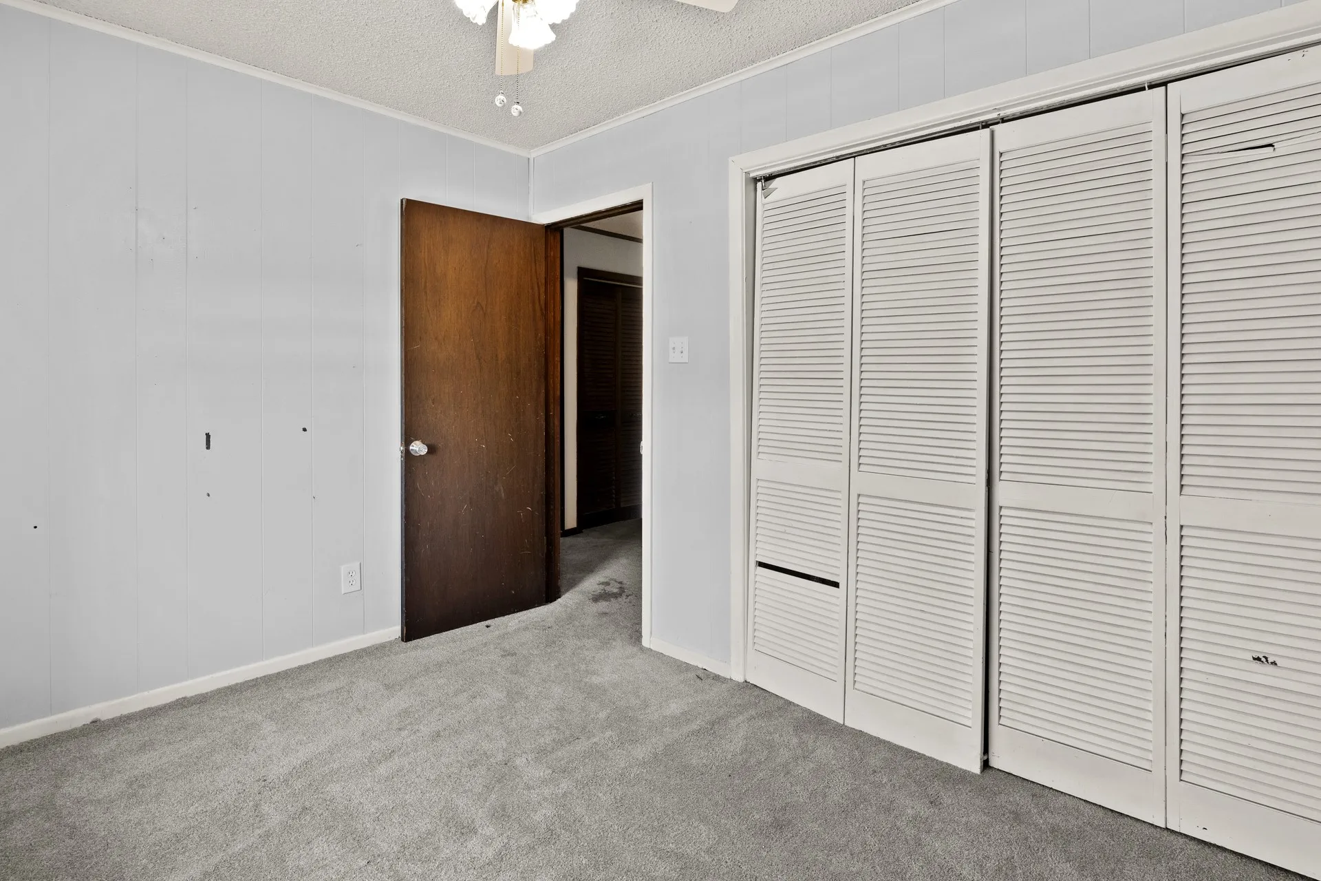 Single Family Residence For Sale in Red River (TX) County , 600 W 12th Street, Clarksville, Texas 75426, 4 Bedroom, 2 Bathroom, Garage spaces, 1,782 Sqft, built in 1977, mls#21404861, Real Estate Agent in Clarksville, Homes For Sale in Red River (TX) county, Homes For Sale in Clarksville, Realtor in Clarksville Texas, Real Estate Brokerage Independent Realty Texas, Luminita Cordes Realtor