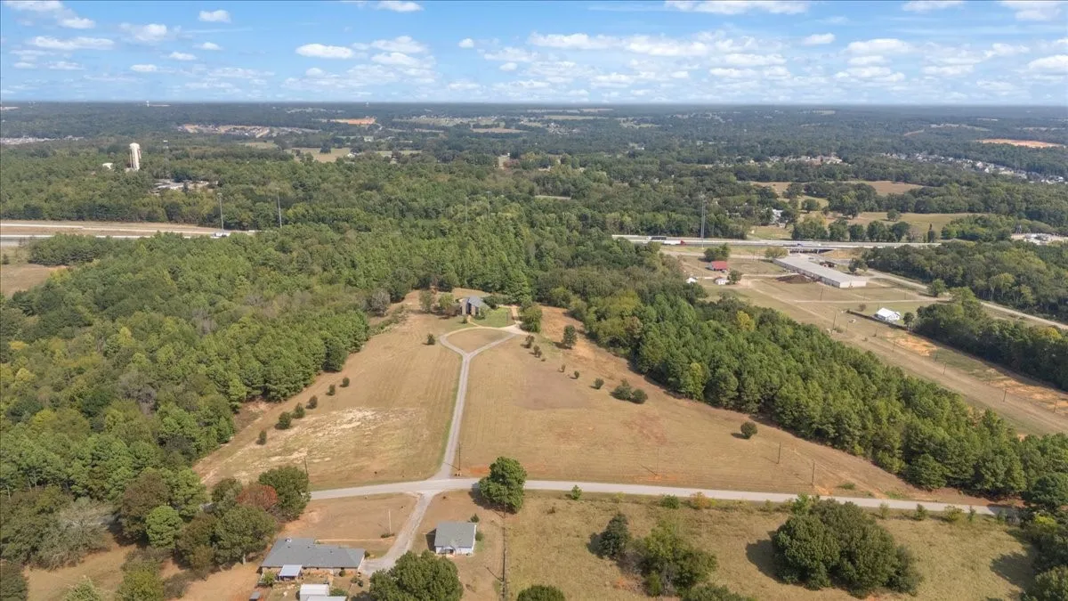 Single Family Residence For Sale in Smith County , 12032 C R 461, Lindale, Texas 75771, 4 Bedroom, 3 Bathroom, 2 Garage spaces, 3,450 Sqft, built in 1980, mls#21404889, Real Estate Agent in Lindale, Homes For Sale in Smith county, Homes For Sale in Lindale, Realtor in Lindale Texas, Real Estate Brokerage Independent Realty Texas, Luminita Cordes Realtor