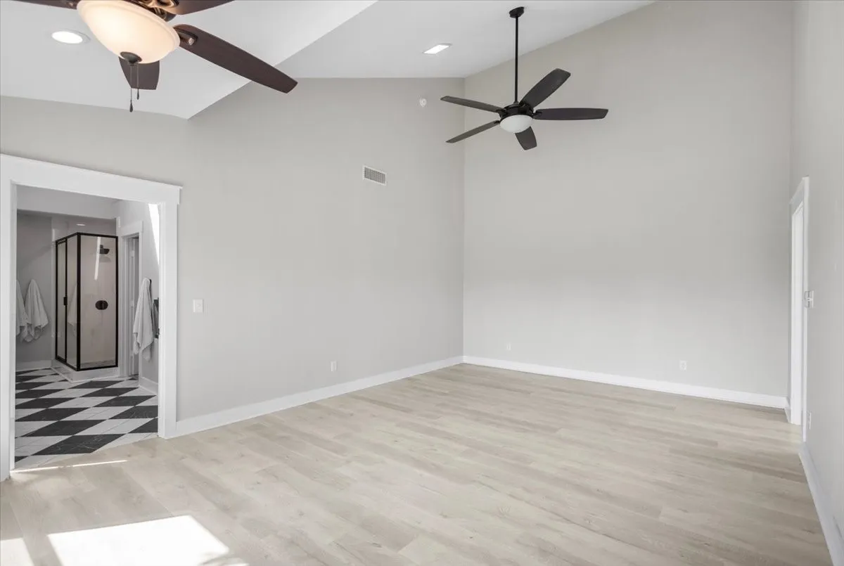 Single Family Residence For Sale in Smith County , 12032 C R 461, Lindale, Texas 75771, 4 Bedroom, 3 Bathroom, 2 Garage spaces, 3,450 Sqft, built in 1980, mls#21404889, Real Estate Agent in Lindale, Homes For Sale in Smith county, Homes For Sale in Lindale, Realtor in Lindale Texas, Real Estate Brokerage Independent Realty Texas, Luminita Cordes Realtor