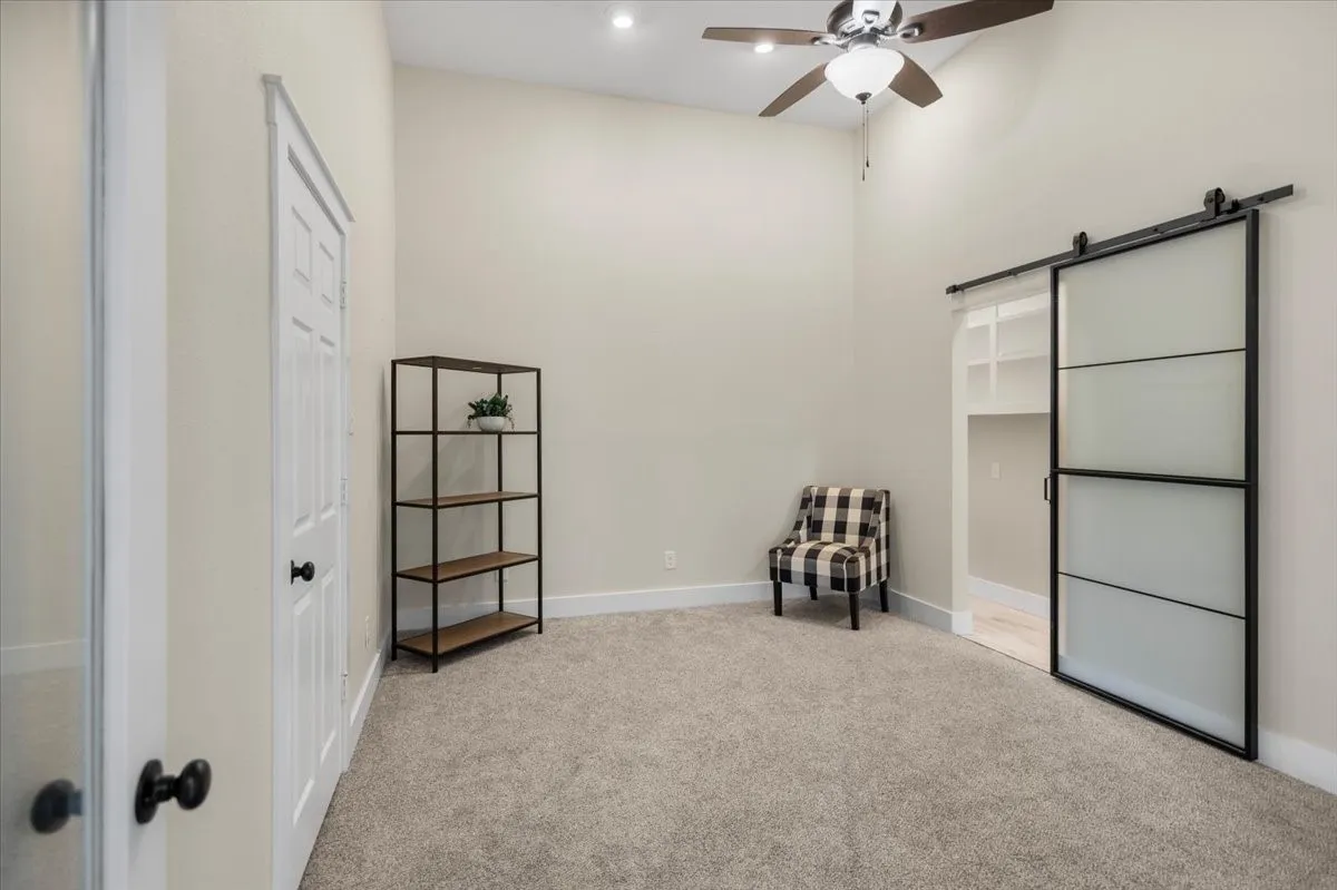 Single Family Residence For Sale in Smith County , 12032 C R 461, Lindale, Texas 75771, 4 Bedroom, 3 Bathroom, 2 Garage spaces, 3,450 Sqft, built in 1980, mls#21404889, Real Estate Agent in Lindale, Homes For Sale in Smith county, Homes For Sale in Lindale, Realtor in Lindale Texas, Real Estate Brokerage Independent Realty Texas, Luminita Cordes Realtor