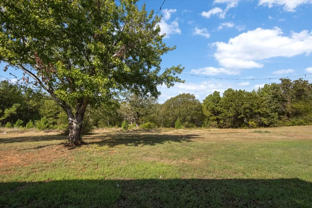 Single Family Residence For Sale in Smith County , 12032 C R 461, Lindale, Texas 75771, 4 Bedroom, 3 Bathroom, 2 Garage spaces, 3,450 Sqft, built in 1980, mls#21404889, Real Estate Agent in Lindale, Homes For Sale in Smith county, Homes For Sale in Lindale, Realtor in Lindale Texas, Real Estate Brokerage Independent Realty Texas, Luminita Cordes Realtor
