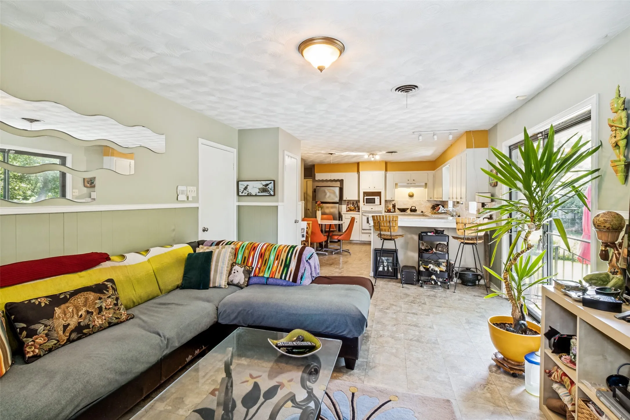 Single Family Residence For Sale in Dallas County , 8125 Hunnicut Road, Dallas, Texas 75228, 2 Bedroom, 2 Bathroom, 2 Garage spaces, 1,462 Sqft, built in 1959, mls#21404941, Real Estate Agent in Dallas, Homes For Sale in Dallas county, Homes For Sale in Dallas, Realtor in Dallas Texas, Real Estate Brokerage Independent Realty Texas, Luminita Cordes Realtor
