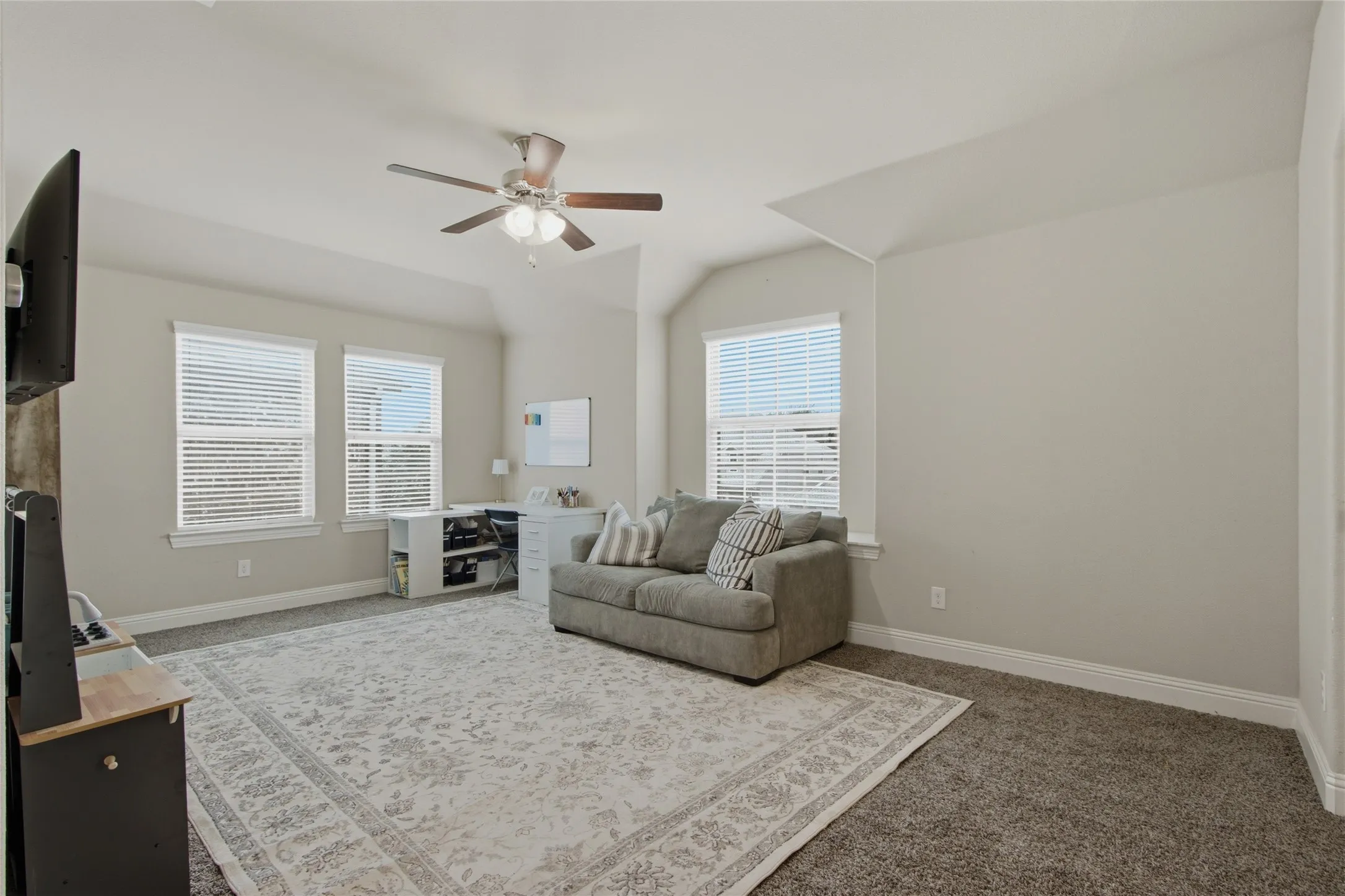 Single Family Residence For Rent in Denton County , 4317 Lakeview Drive, Frisco, Texas 75036, 4 Bedroom, 4 Bathroom, 2 Garage spaces, 2,874 Sqft, built in 2018, mls#21404906, Real Estate Agent in Frisco, Homes For Rent in Denton county, Homes For Rent in Frisco, Realtor in Frisco Texas, Real Estate Brokerage Independent Realty Texas, Luminita Cordes Realtor
