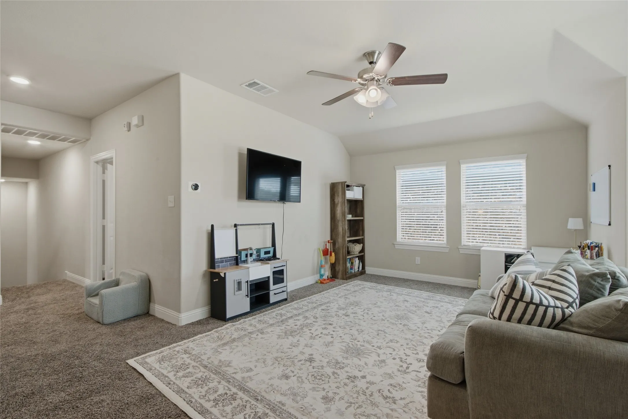 Single Family Residence For Rent in Denton County , 4317 Lakeview Drive, Frisco, Texas 75036, 4 Bedroom, 4 Bathroom, 2 Garage spaces, 2,874 Sqft, built in 2018, mls#21404906, Real Estate Agent in Frisco, Homes For Rent in Denton county, Homes For Rent in Frisco, Realtor in Frisco Texas, Real Estate Brokerage Independent Realty Texas, Luminita Cordes Realtor