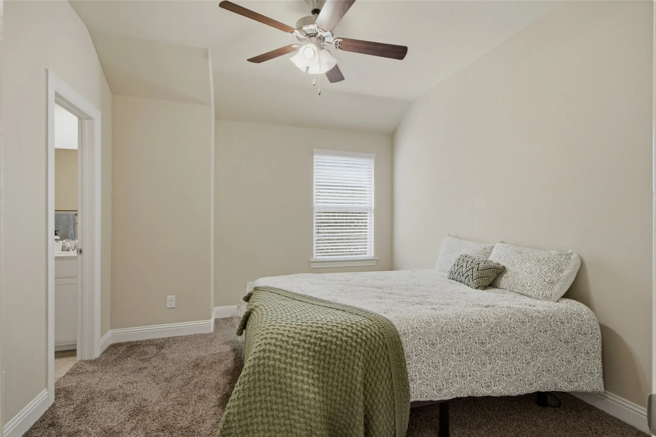 Single Family Residence For Rent in Denton County , 4317 Lakeview Drive, Frisco, Texas 75036, 4 Bedroom, 4 Bathroom, 2 Garage spaces, 2,874 Sqft, built in 2018, mls#21404906, Real Estate Agent in Frisco, Homes For Rent in Denton county, Homes For Rent in Frisco, Realtor in Frisco Texas, Real Estate Brokerage Independent Realty Texas, Luminita Cordes Realtor