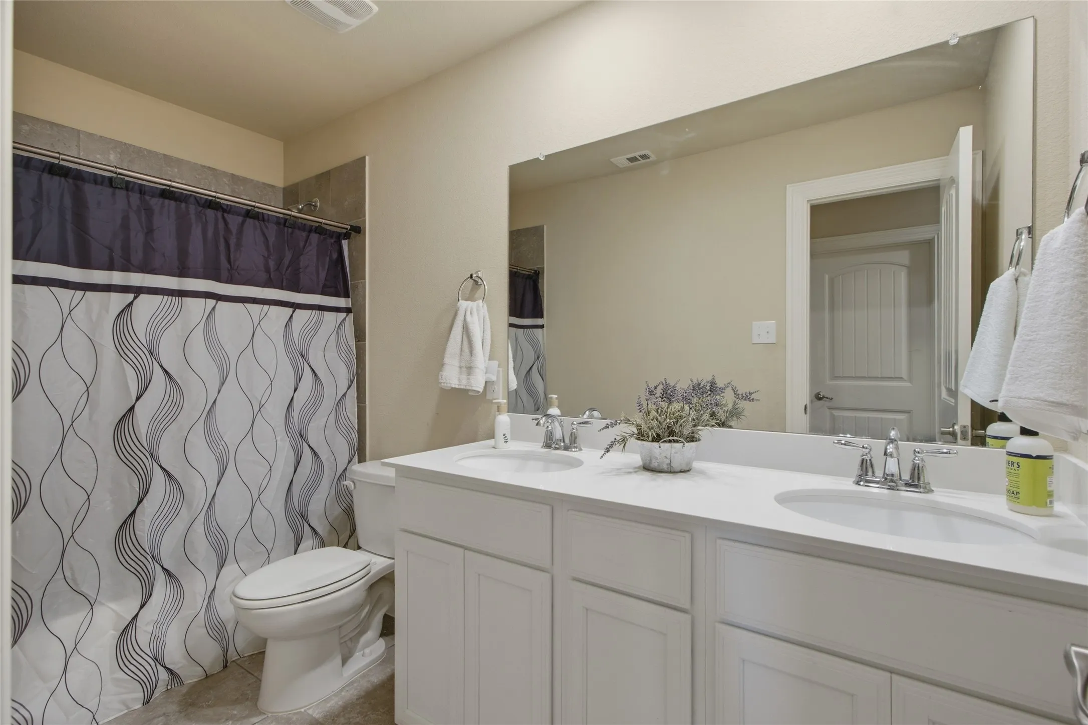 Single Family Residence For Rent in Denton County , 4317 Lakeview Drive, Frisco, Texas 75036, 4 Bedroom, 4 Bathroom, 2 Garage spaces, 2,874 Sqft, built in 2018, mls#21404906, Real Estate Agent in Frisco, Homes For Rent in Denton county, Homes For Rent in Frisco, Realtor in Frisco Texas, Real Estate Brokerage Independent Realty Texas, Luminita Cordes Realtor