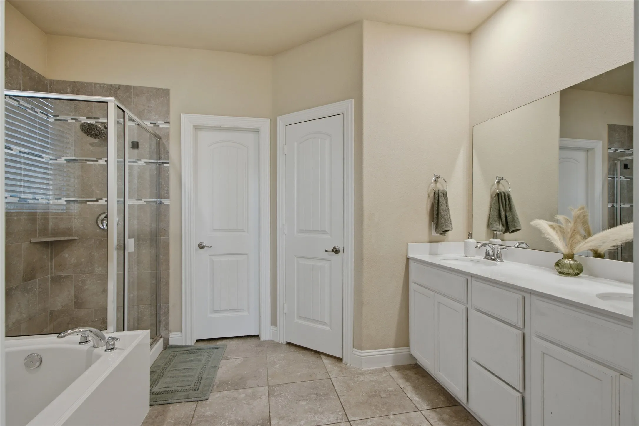 Single Family Residence For Rent in Denton County , 4317 Lakeview Drive, Frisco, Texas 75036, 4 Bedroom, 4 Bathroom, 2 Garage spaces, 2,874 Sqft, built in 2018, mls#21404906, Real Estate Agent in Frisco, Homes For Rent in Denton county, Homes For Rent in Frisco, Realtor in Frisco Texas, Real Estate Brokerage Independent Realty Texas, Luminita Cordes Realtor