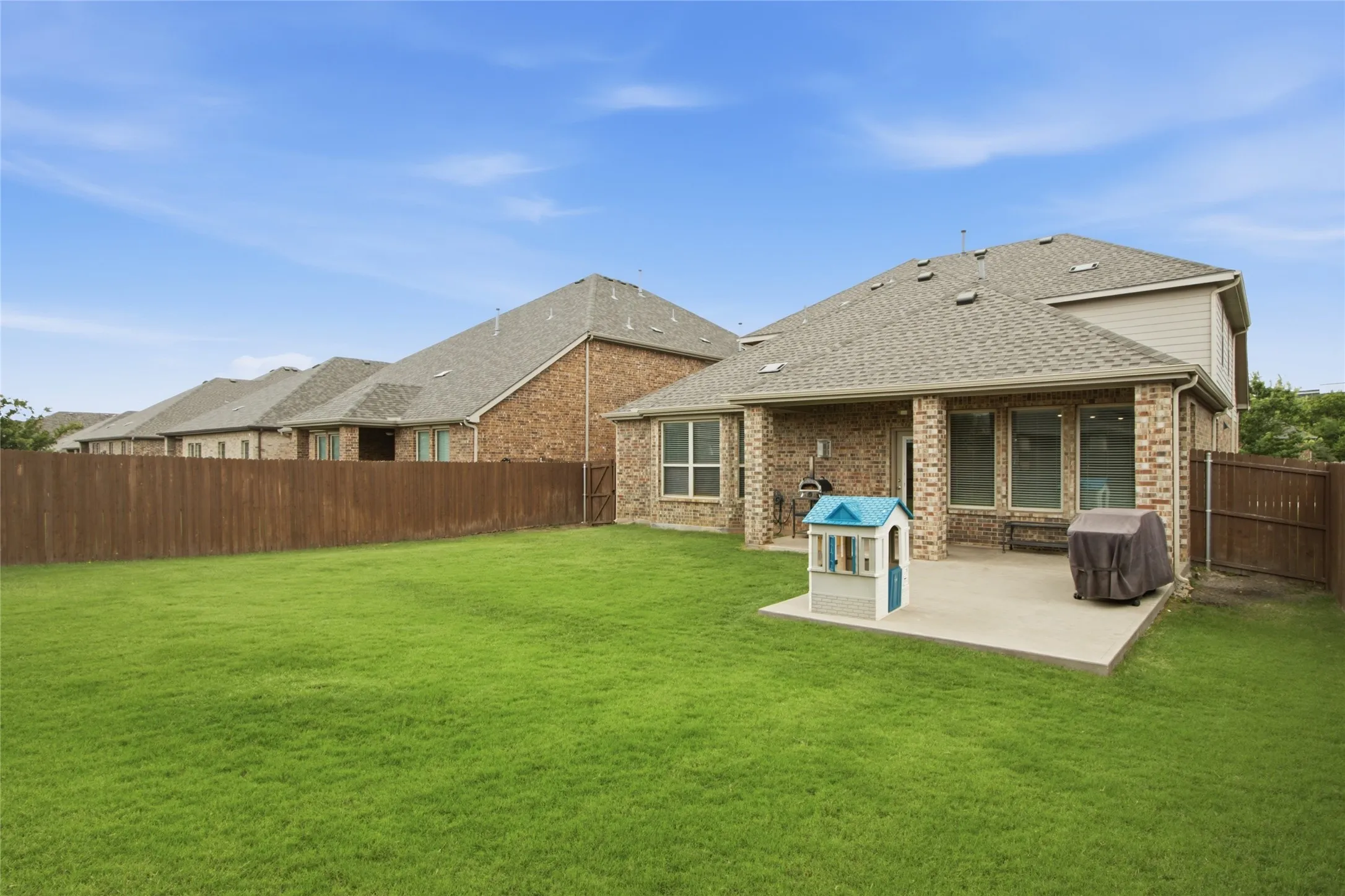 Single Family Residence For Rent in Denton County , 4317 Lakeview Drive, Frisco, Texas 75036, 4 Bedroom, 4 Bathroom, 2 Garage spaces, 2,874 Sqft, built in 2018, mls#21404906, Real Estate Agent in Frisco, Homes For Rent in Denton county, Homes For Rent in Frisco, Realtor in Frisco Texas, Real Estate Brokerage Independent Realty Texas, Luminita Cordes Realtor