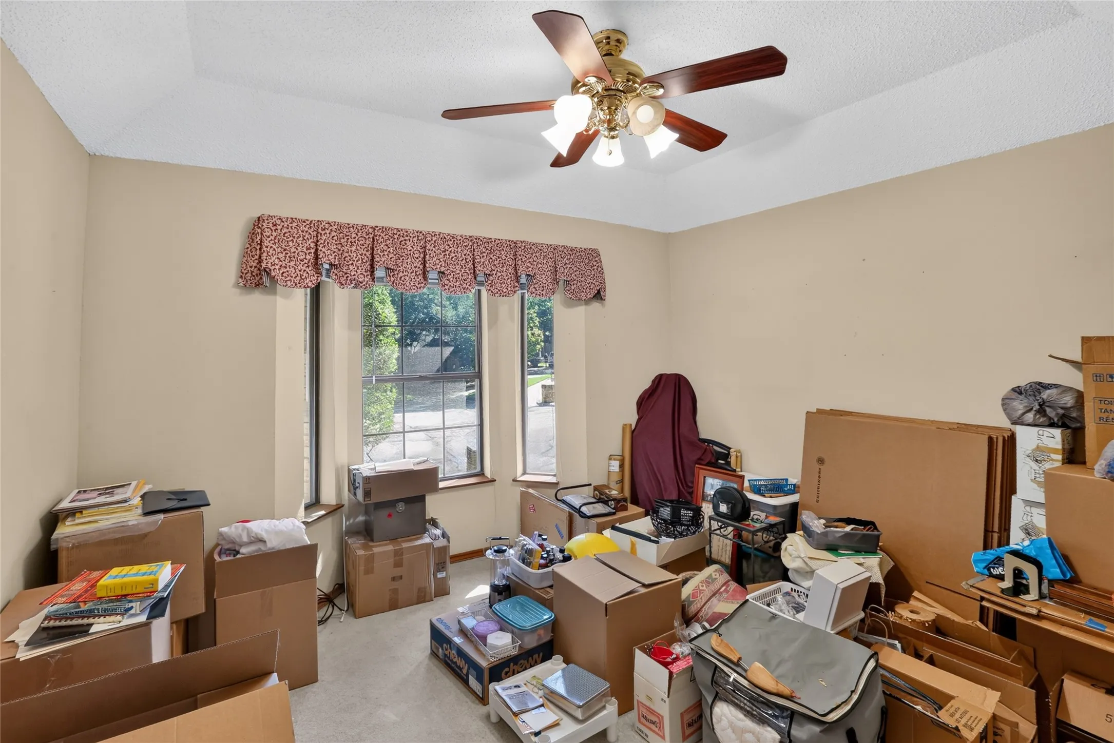 Single Family Residence For Sale in Tarrant County , 3910 Cross Bend Court, Arlington, Texas 76016, 3 Bedroom, 3 Bathroom, 2 Garage spaces, 2,568 Sqft, built in 1985, mls#21404678, Real Estate Agent in Arlington, Homes For Sale in Tarrant county, Homes For Sale in Arlington, Realtor in Arlington Texas, Real Estate Brokerage Independent Realty Texas, Luminita Cordes Realtor