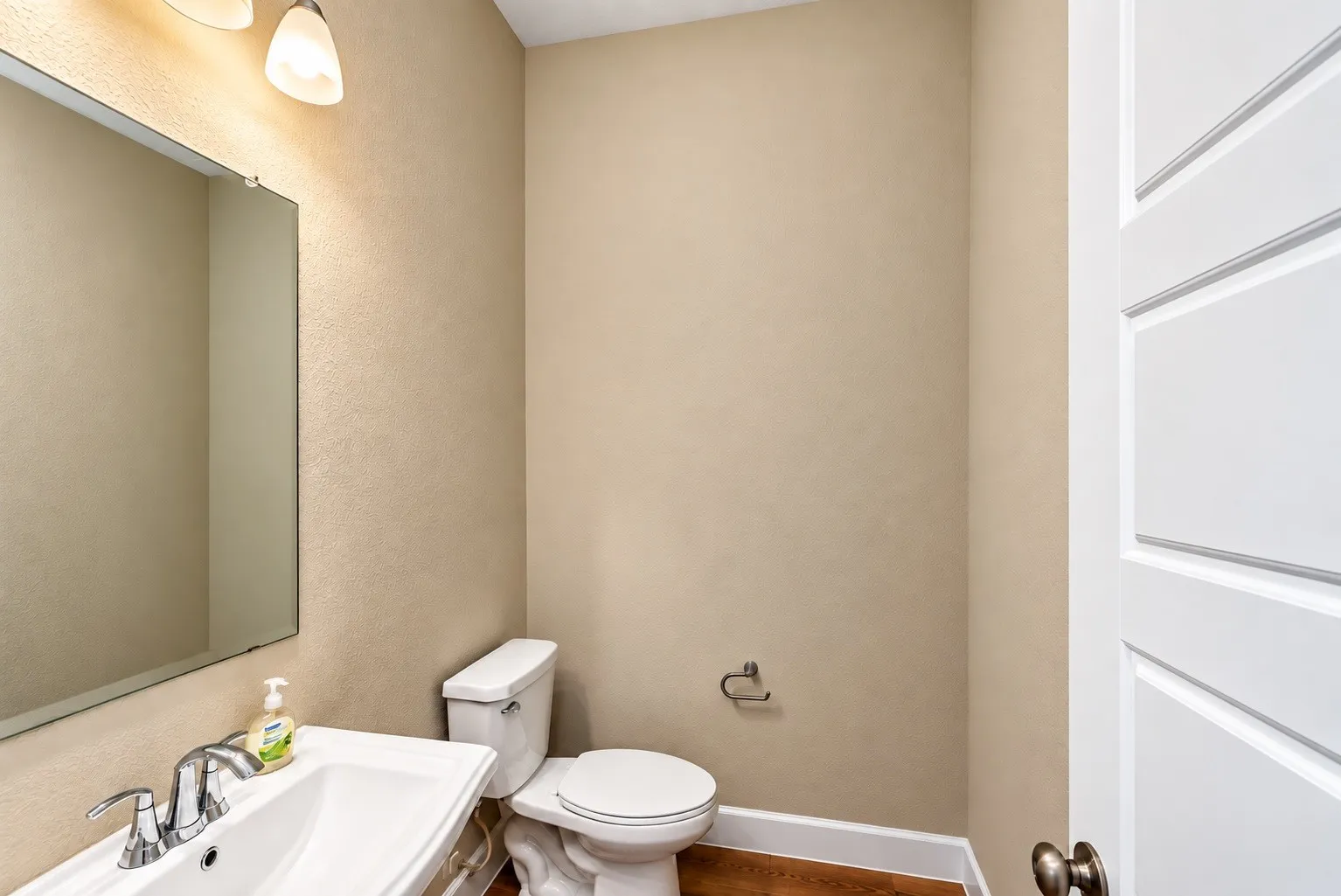 Single Family Residence For Rent in Tarrant County , 1621 Rose Willow Way, Arlington, Texas 76005, 3 Bedroom, 3 Bathroom, 2 Garage spaces, 2,587 Sqft, built in 2020, mls#21404952, Real Estate Agent in Arlington, Homes For Rent in Tarrant county, Homes For Rent in Arlington, Realtor in Arlington Texas, Real Estate Brokerage Independent Realty Texas, Luminita Cordes Realtor