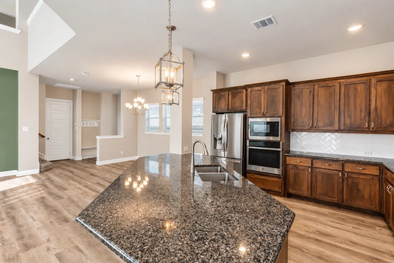 Single Family Residence For Rent in Tarrant County , 1621 Rose Willow Way, Arlington, Texas 76005, 3 Bedroom, 3 Bathroom, 2 Garage spaces, 2,587 Sqft, built in 2020, mls#21404952, Real Estate Agent in Arlington, Homes For Rent in Tarrant county, Homes For Rent in Arlington, Realtor in Arlington Texas, Real Estate Brokerage Independent Realty Texas, Luminita Cordes Realtor