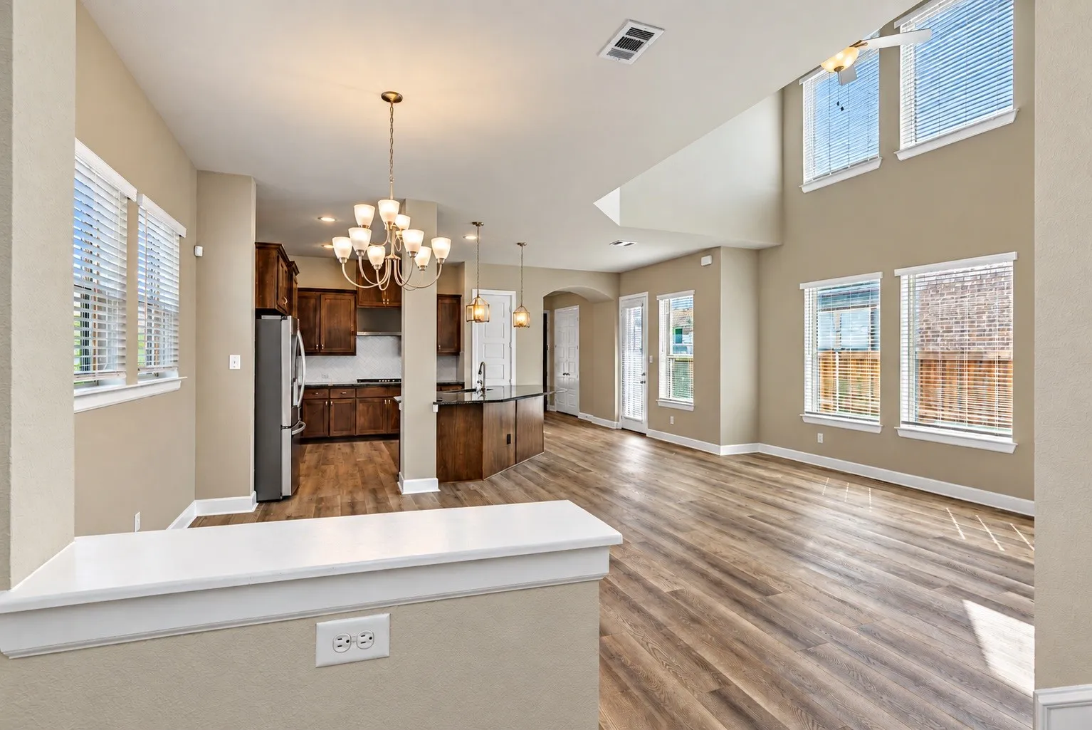 Single Family Residence For Rent in Tarrant County , 1621 Rose Willow Way, Arlington, Texas 76005, 3 Bedroom, 3 Bathroom, 2 Garage spaces, 2,587 Sqft, built in 2020, mls#21404952, Real Estate Agent in Arlington, Homes For Rent in Tarrant county, Homes For Rent in Arlington, Realtor in Arlington Texas, Real Estate Brokerage Independent Realty Texas, Luminita Cordes Realtor
