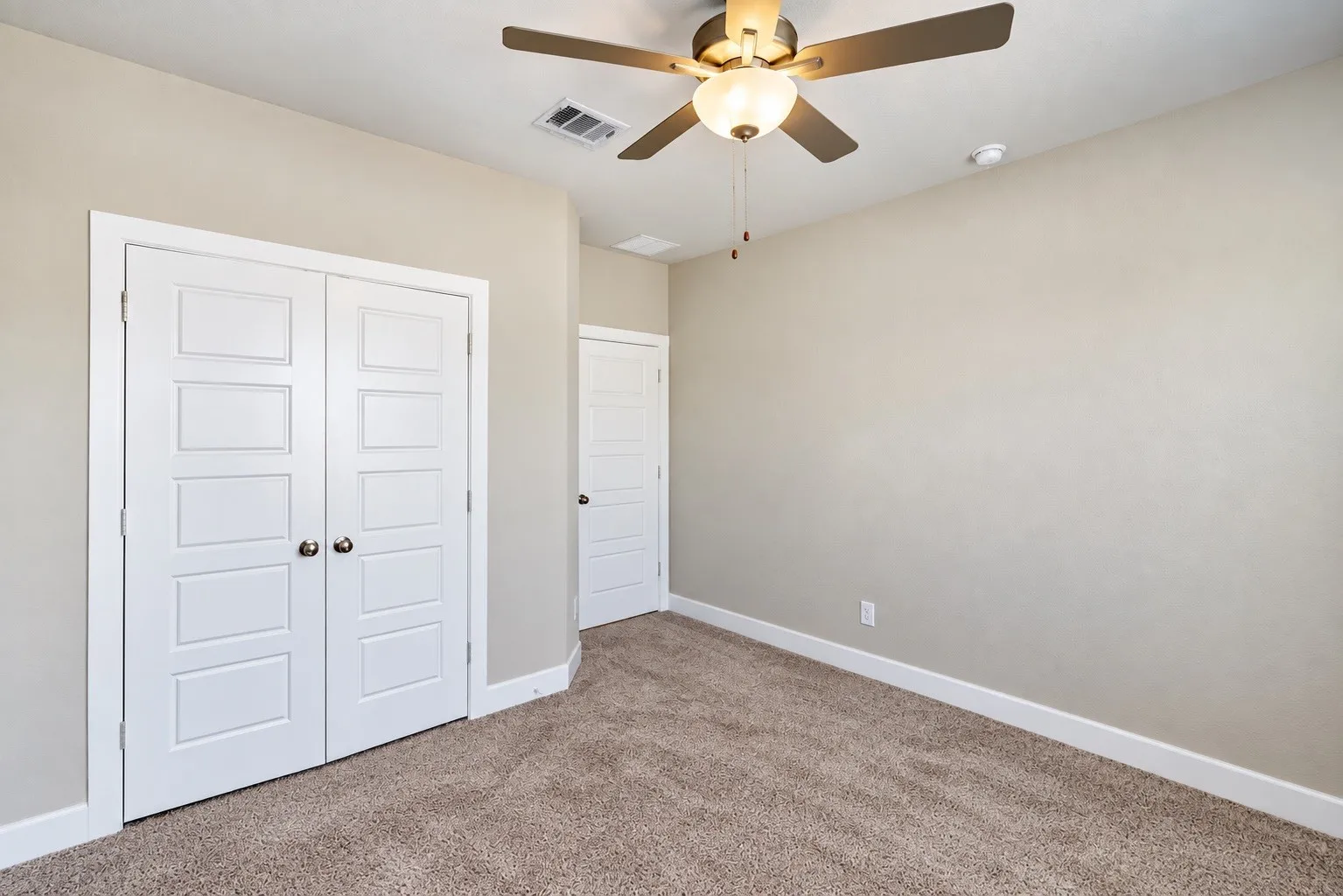 Single Family Residence For Rent in Tarrant County , 1621 Rose Willow Way, Arlington, Texas 76005, 3 Bedroom, 3 Bathroom, 2 Garage spaces, 2,587 Sqft, built in 2020, mls#21404952, Real Estate Agent in Arlington, Homes For Rent in Tarrant county, Homes For Rent in Arlington, Realtor in Arlington Texas, Real Estate Brokerage Independent Realty Texas, Luminita Cordes Realtor