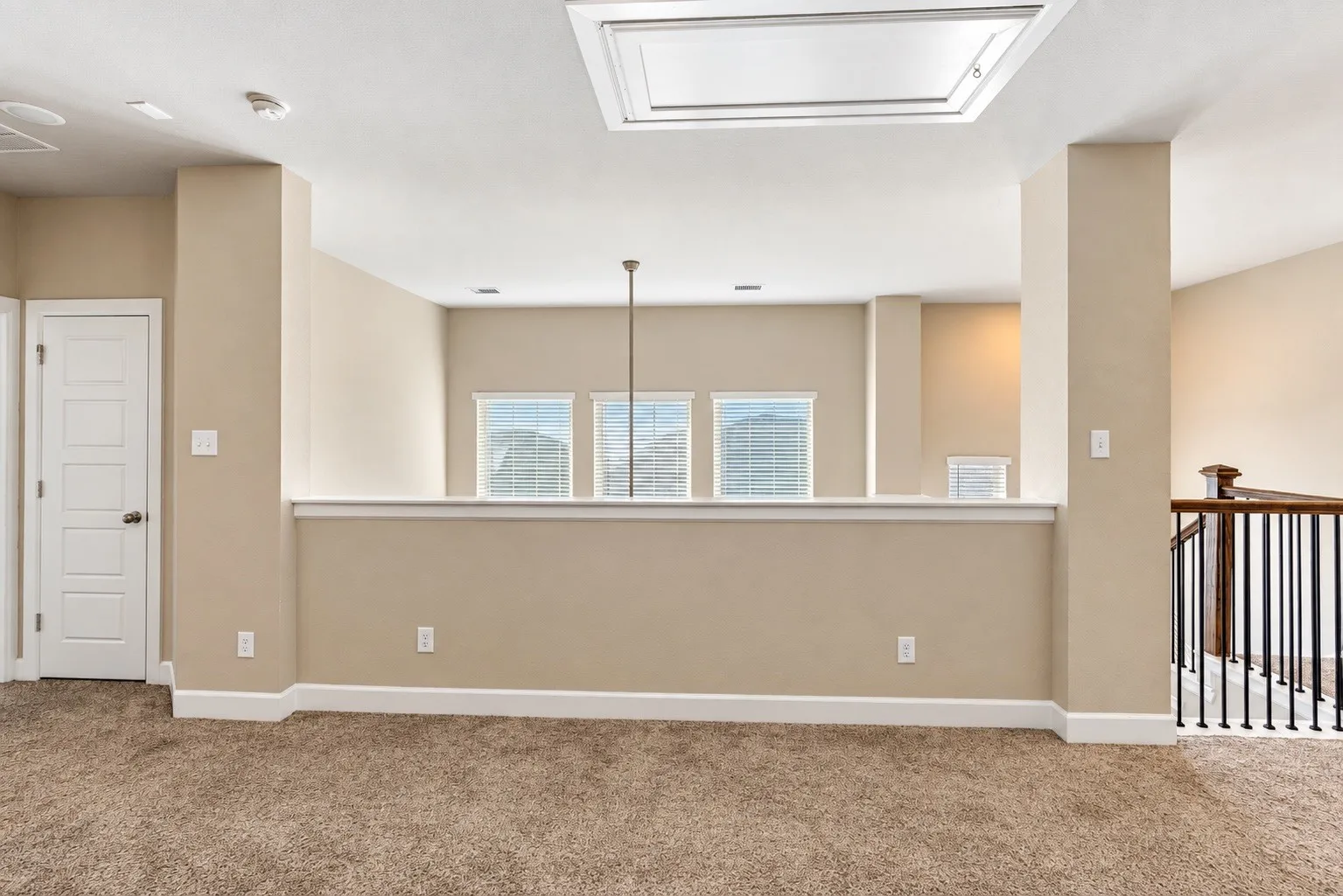 Single Family Residence For Rent in Tarrant County , 1621 Rose Willow Way, Arlington, Texas 76005, 3 Bedroom, 3 Bathroom, 2 Garage spaces, 2,587 Sqft, built in 2020, mls#21404952, Real Estate Agent in Arlington, Homes For Rent in Tarrant county, Homes For Rent in Arlington, Realtor in Arlington Texas, Real Estate Brokerage Independent Realty Texas, Luminita Cordes Realtor