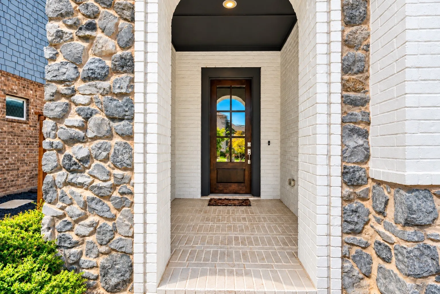 Single Family Residence For Rent in Tarrant County , 1621 Rose Willow Way, Arlington, Texas 76005, 3 Bedroom, 3 Bathroom, 2 Garage spaces, 2,587 Sqft, built in 2020, mls#21404952, Real Estate Agent in Arlington, Homes For Rent in Tarrant county, Homes For Rent in Arlington, Realtor in Arlington Texas, Real Estate Brokerage Independent Realty Texas, Luminita Cordes Realtor