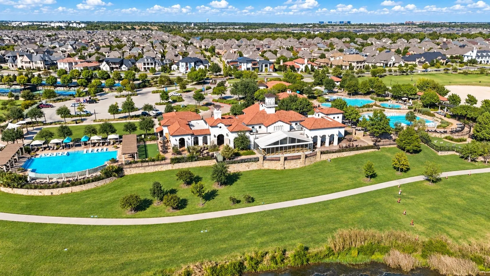 Single Family Residence For Rent in Tarrant County , 1621 Rose Willow Way, Arlington, Texas 76005, 3 Bedroom, 3 Bathroom, 2 Garage spaces, 2,587 Sqft, built in 2020, mls#21404952, Real Estate Agent in Arlington, Homes For Rent in Tarrant county, Homes For Rent in Arlington, Realtor in Arlington Texas, Real Estate Brokerage Independent Realty Texas, Luminita Cordes Realtor