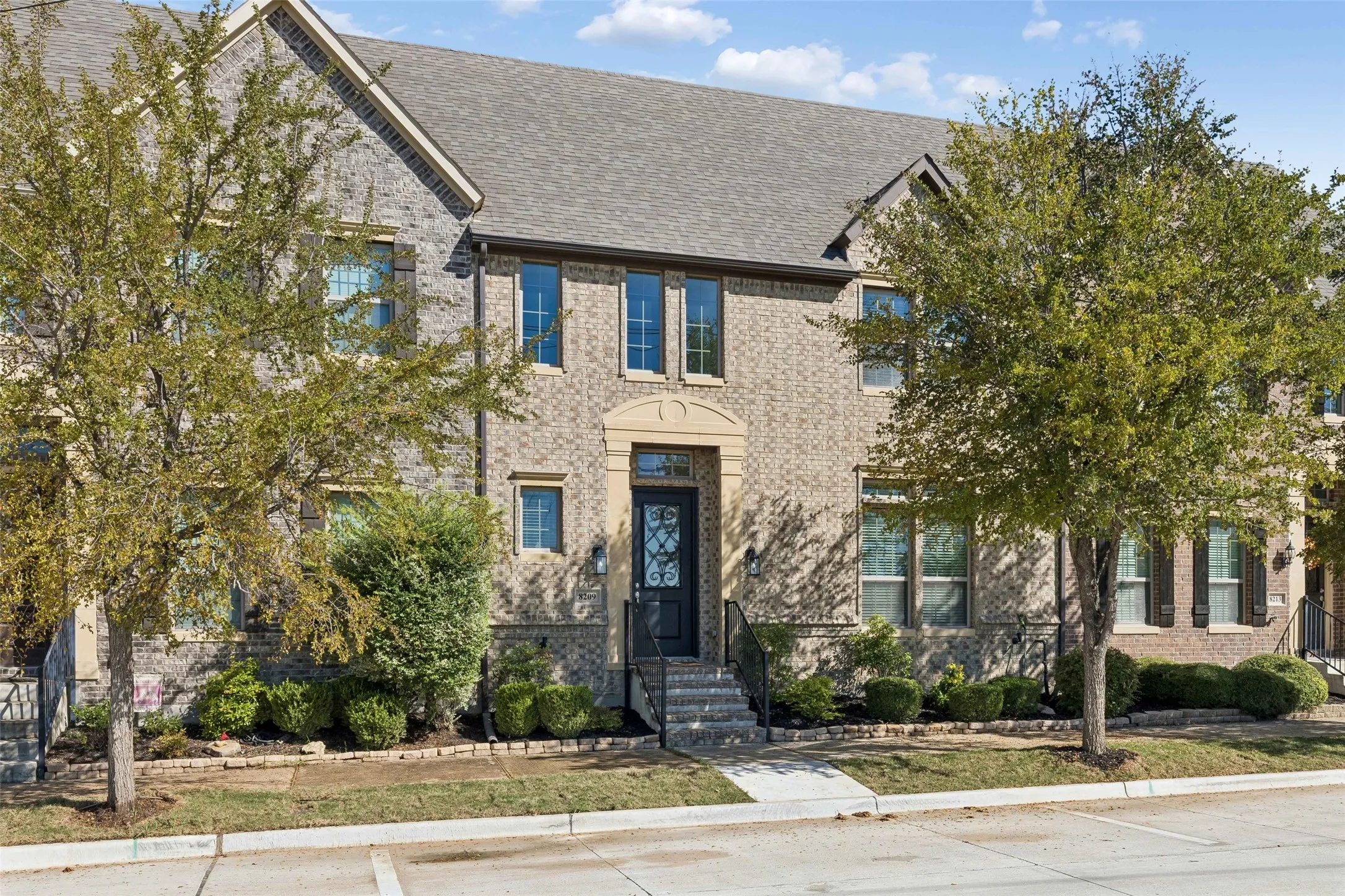 Townhouse For Sale in Tarrant County , 8209 Main Street, North Richland Hills, Texas 76182, 3 Bedroom, 3 Bathroom, 2 Garage spaces, 2,198 Sqft, built in 2018, mls#21404506, Real Estate Agent in North Richland Hills, Homes For Sale in Tarrant county, Homes For Sale in North Richland Hills, Realtor in North Richland Hills Texas, Real Estate Brokerage Independent Realty Texas, Luminita Cordes Realtor