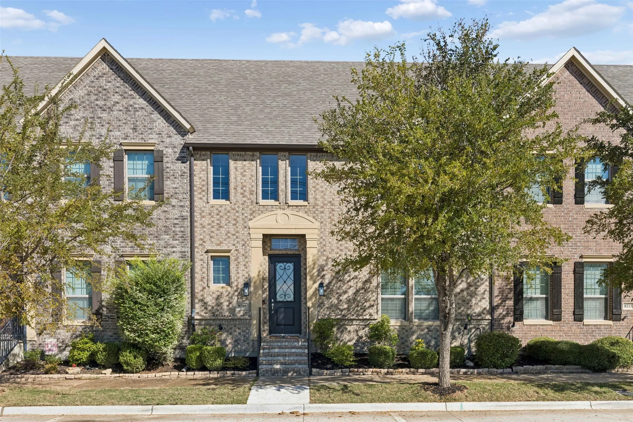 Townhouse For Sale in Tarrant County , 8209 Main Street, North Richland Hills, Texas 76182, 3 Bedroom, 3 Bathroom, 2 Garage spaces, 2,198 Sqft, built in 2018, mls#21404506, Real Estate Agent in North Richland Hills, Homes For Sale in Tarrant county, Homes For Sale in North Richland Hills, Realtor in North Richland Hills Texas, Real Estate Brokerage Independent Realty Texas, Luminita Cordes Realtor