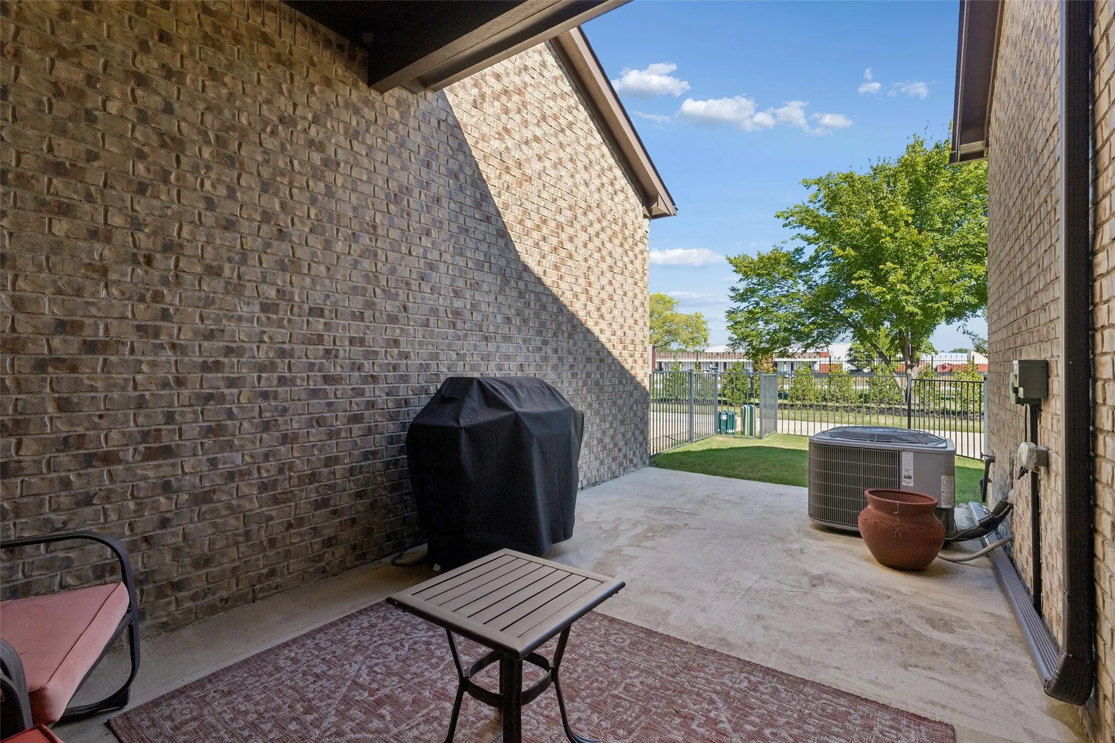 Townhouse For Sale in Tarrant County , 8209 Main Street, North Richland Hills, Texas 76182, 3 Bedroom, 3 Bathroom, 2 Garage spaces, 2,198 Sqft, built in 2018, mls#21404506, Real Estate Agent in North Richland Hills, Homes For Sale in Tarrant county, Homes For Sale in North Richland Hills, Realtor in North Richland Hills Texas, Real Estate Brokerage Independent Realty Texas, Luminita Cordes Realtor