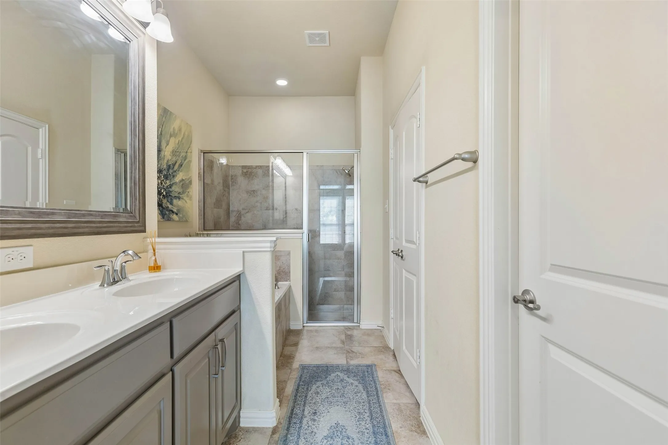 Townhouse For Sale in Tarrant County , 8209 Main Street, North Richland Hills, Texas 76182, 3 Bedroom, 3 Bathroom, 2 Garage spaces, 2,198 Sqft, built in 2018, mls#21404506, Real Estate Agent in North Richland Hills, Homes For Sale in Tarrant county, Homes For Sale in North Richland Hills, Realtor in North Richland Hills Texas, Real Estate Brokerage Independent Realty Texas, Luminita Cordes Realtor