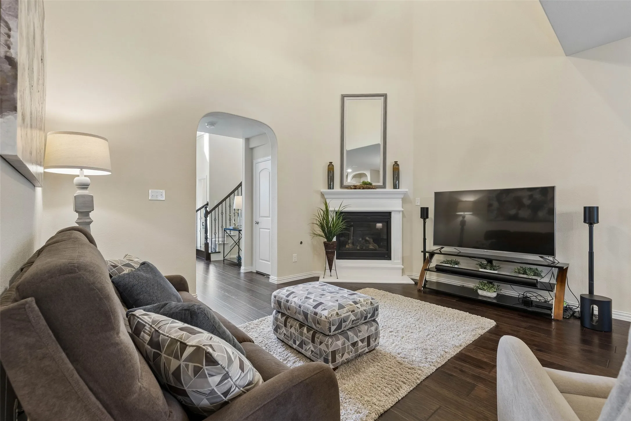 Townhouse For Sale in Tarrant County , 8209 Main Street, North Richland Hills, Texas 76182, 3 Bedroom, 3 Bathroom, 2 Garage spaces, 2,198 Sqft, built in 2018, mls#21404506, Real Estate Agent in North Richland Hills, Homes For Sale in Tarrant county, Homes For Sale in North Richland Hills, Realtor in North Richland Hills Texas, Real Estate Brokerage Independent Realty Texas, Luminita Cordes Realtor