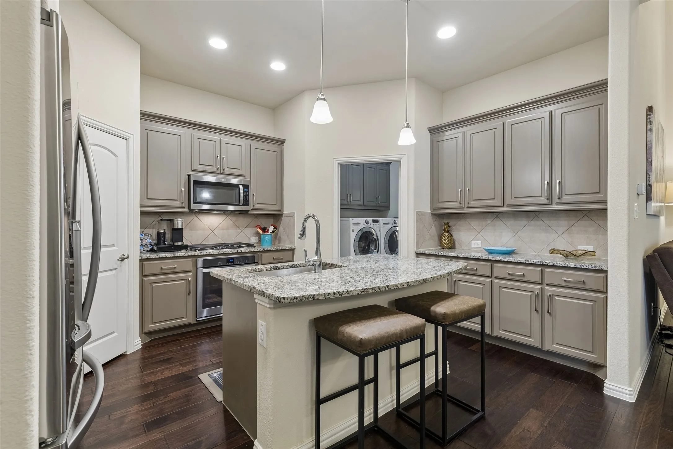 Townhouse For Sale in Tarrant County , 8209 Main Street, North Richland Hills, Texas 76182, 3 Bedroom, 3 Bathroom, 2 Garage spaces, 2,198 Sqft, built in 2018, mls#21404506, Real Estate Agent in North Richland Hills, Homes For Sale in Tarrant county, Homes For Sale in North Richland Hills, Realtor in North Richland Hills Texas, Real Estate Brokerage Independent Realty Texas, Luminita Cordes Realtor