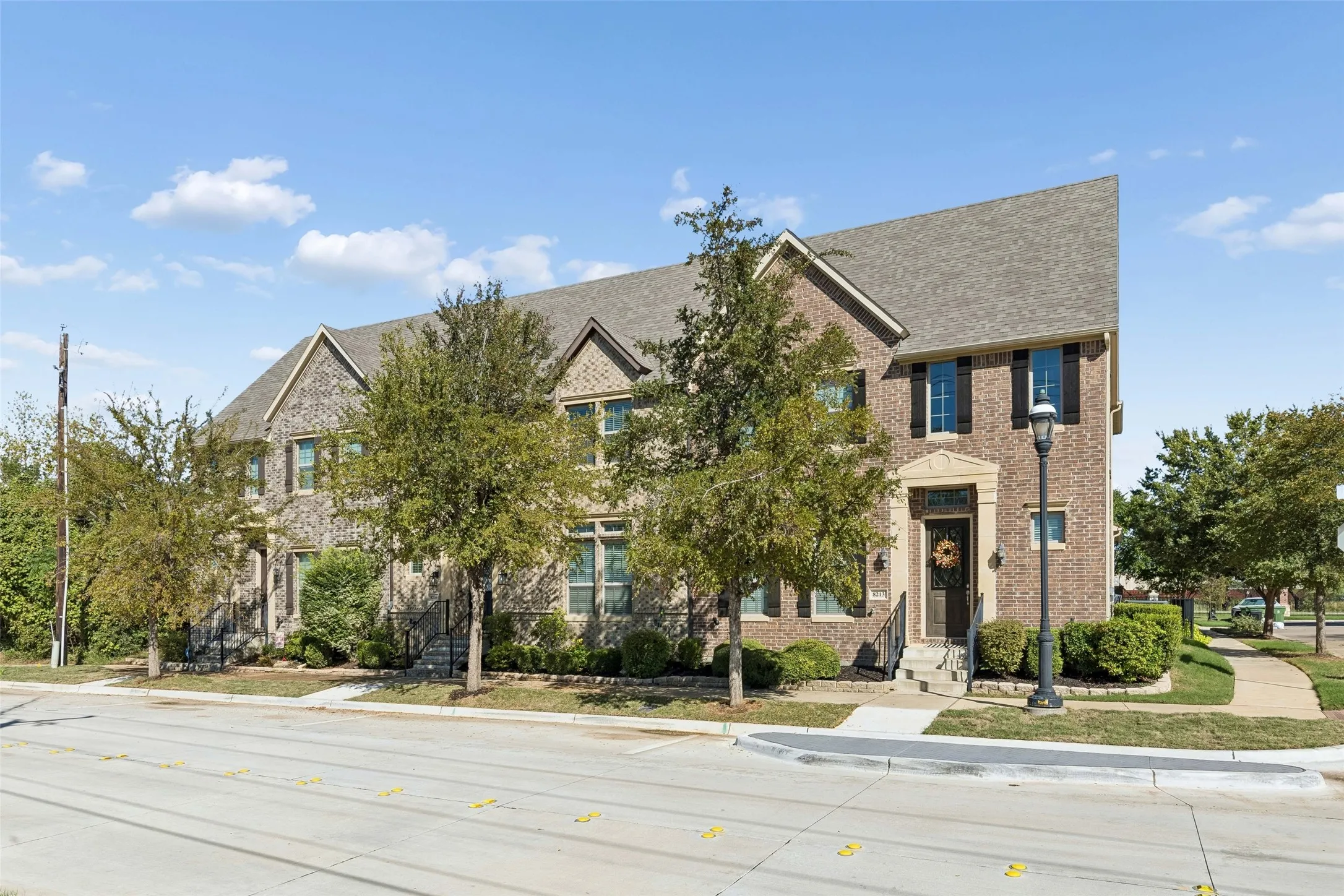 Townhouse For Sale in Tarrant County , 8209 Main Street, North Richland Hills, Texas 76182, 3 Bedroom, 3 Bathroom, 2 Garage spaces, 2,198 Sqft, built in 2018, mls#21404506, Real Estate Agent in North Richland Hills, Homes For Sale in Tarrant county, Homes For Sale in North Richland Hills, Realtor in North Richland Hills Texas, Real Estate Brokerage Independent Realty Texas, Luminita Cordes Realtor