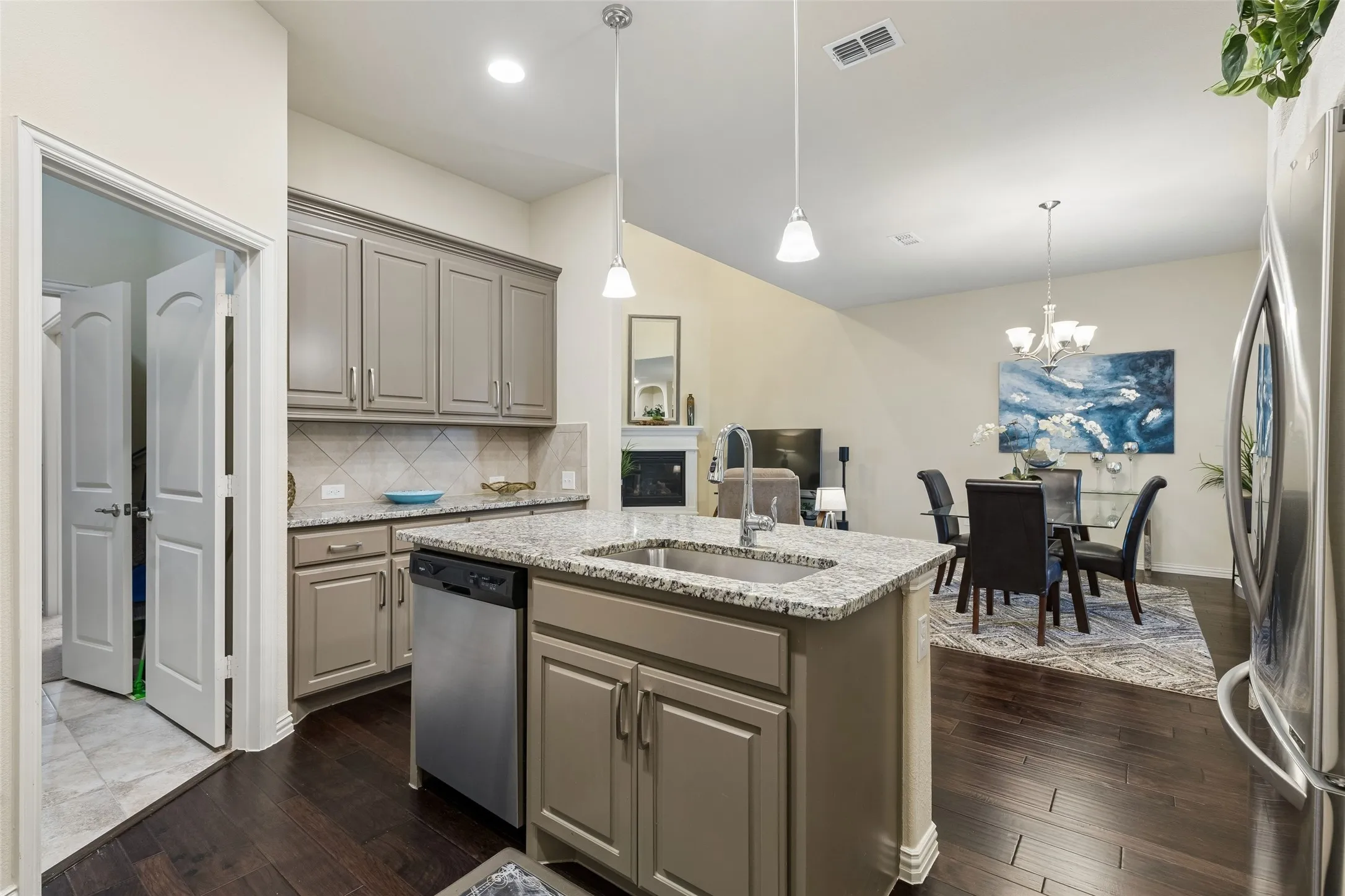 Townhouse For Sale in Tarrant County , 8209 Main Street, North Richland Hills, Texas 76182, 3 Bedroom, 3 Bathroom, 2 Garage spaces, 2,198 Sqft, built in 2018, mls#21404506, Real Estate Agent in North Richland Hills, Homes For Sale in Tarrant county, Homes For Sale in North Richland Hills, Realtor in North Richland Hills Texas, Real Estate Brokerage Independent Realty Texas, Luminita Cordes Realtor