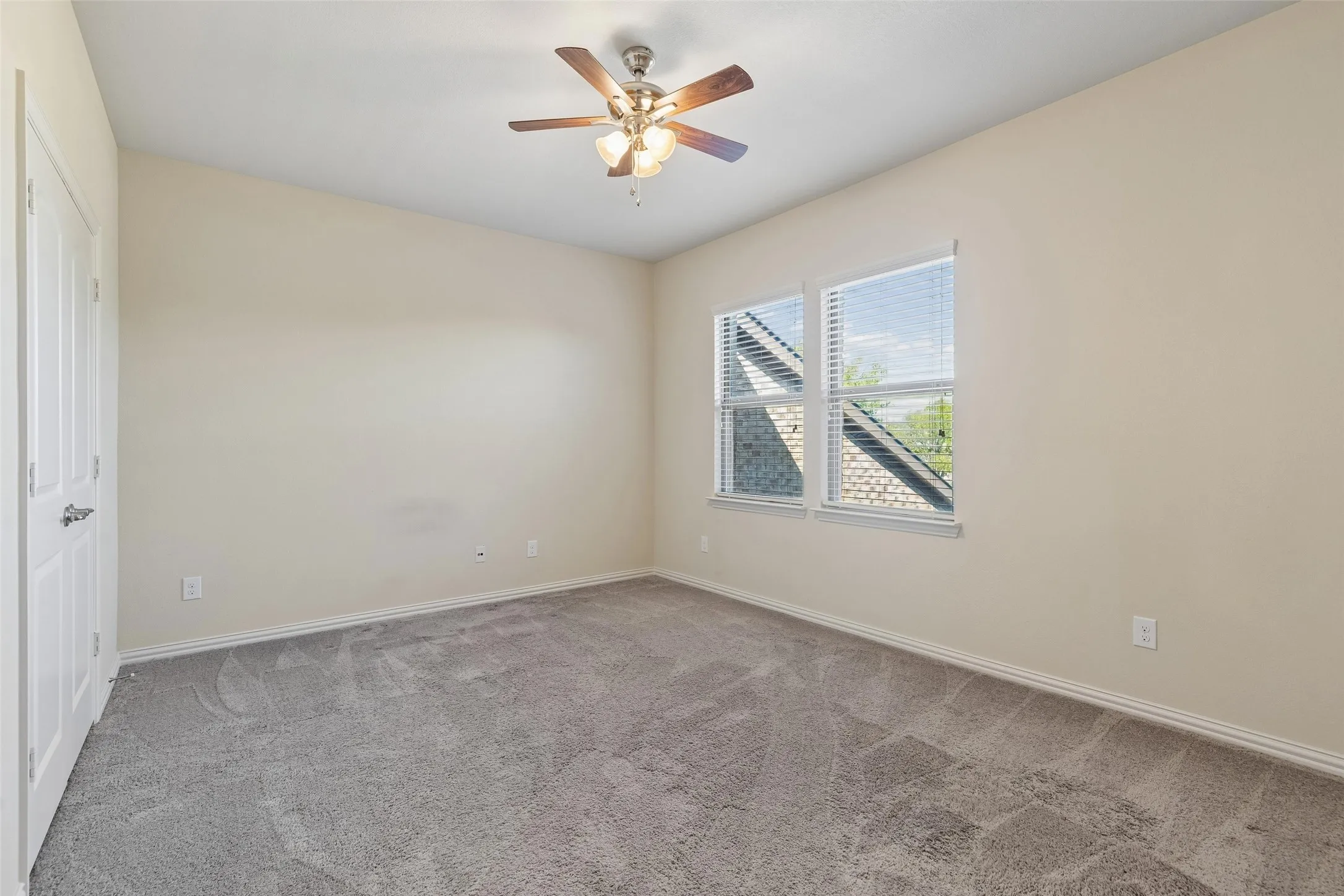 Townhouse For Sale in Tarrant County , 8209 Main Street, North Richland Hills, Texas 76182, 3 Bedroom, 3 Bathroom, 2 Garage spaces, 2,198 Sqft, built in 2018, mls#21404506, Real Estate Agent in North Richland Hills, Homes For Sale in Tarrant county, Homes For Sale in North Richland Hills, Realtor in North Richland Hills Texas, Real Estate Brokerage Independent Realty Texas, Luminita Cordes Realtor