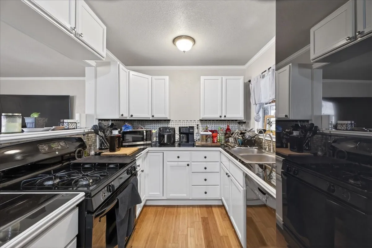 Single Family Residence For Sale in Erath County , 1310 N Estes Street, Stephenville, Texas 76401, 3 Bedroom, 3 Bathroom, Garage spaces, 1,906 Sqft, built in 1950, mls#21404955, Real Estate Agent in Stephenville, Homes For Sale in Erath county, Homes For Sale in Stephenville, Realtor in Stephenville Texas, Real Estate Brokerage Independent Realty Texas, Luminita Cordes Realtor