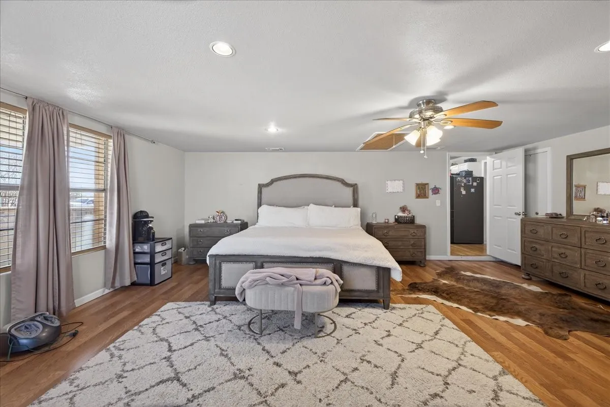 Single Family Residence For Sale in Erath County , 1310 N Estes Street, Stephenville, Texas 76401, 3 Bedroom, 3 Bathroom, Garage spaces, 1,906 Sqft, built in 1950, mls#21404955, Real Estate Agent in Stephenville, Homes For Sale in Erath county, Homes For Sale in Stephenville, Realtor in Stephenville Texas, Real Estate Brokerage Independent Realty Texas, Luminita Cordes Realtor