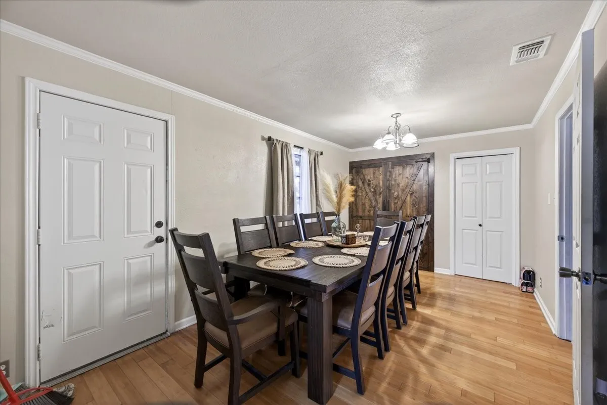 Single Family Residence For Sale in Erath County , 1310 N Estes Street, Stephenville, Texas 76401, 3 Bedroom, 3 Bathroom, Garage spaces, 1,906 Sqft, built in 1950, mls#21404955, Real Estate Agent in Stephenville, Homes For Sale in Erath county, Homes For Sale in Stephenville, Realtor in Stephenville Texas, Real Estate Brokerage Independent Realty Texas, Luminita Cordes Realtor