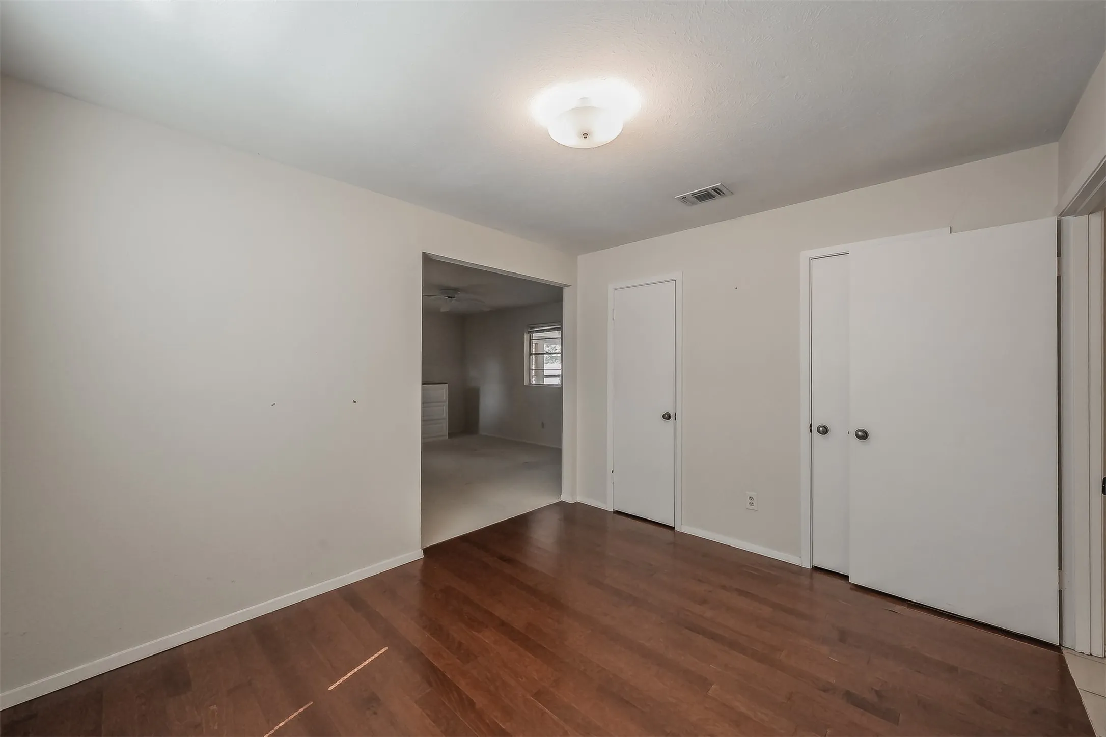 Single Family Residence For Sale in Tarrant County , 5216 Wentworth Street, Fort Worth, Texas 76132, 3 Bedroom, 2 Bathroom, 2 Garage spaces, 1,484 Sqft, built in 1967, mls#21404920, Real Estate Agent in Fort Worth, Homes For Sale in Tarrant county, Homes For Sale in Fort Worth, Realtor in Fort Worth Texas, Real Estate Brokerage Independent Realty Texas, Luminita Cordes Realtor