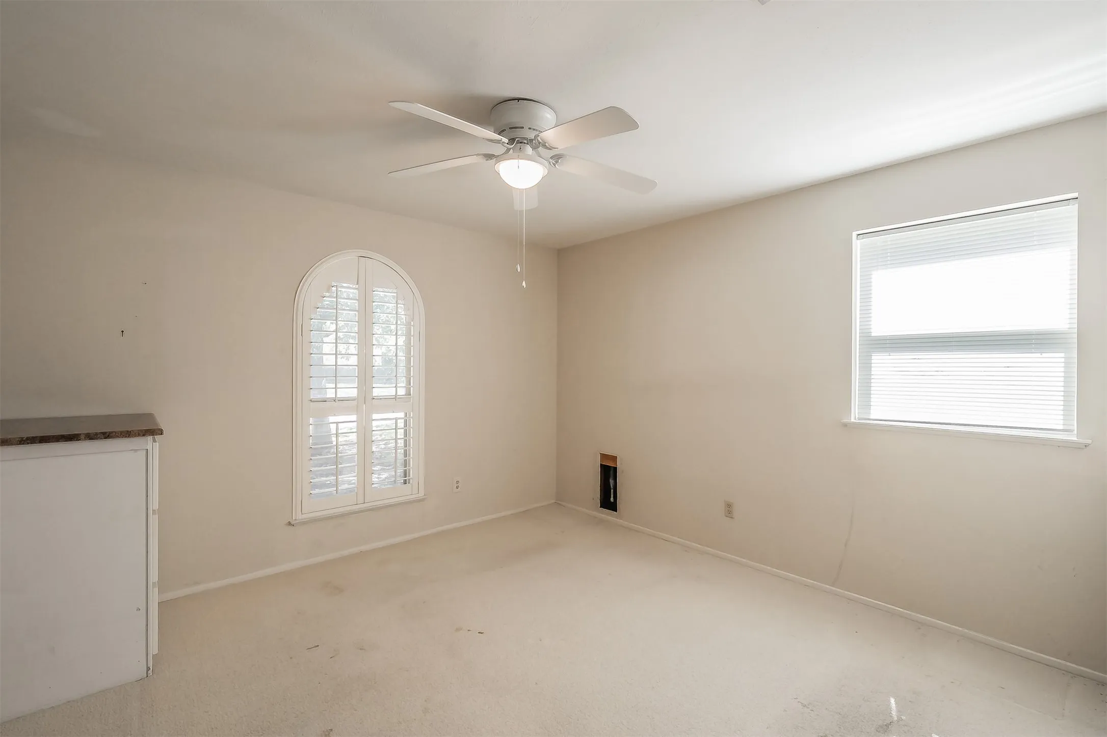 Ceiling fan light fixture