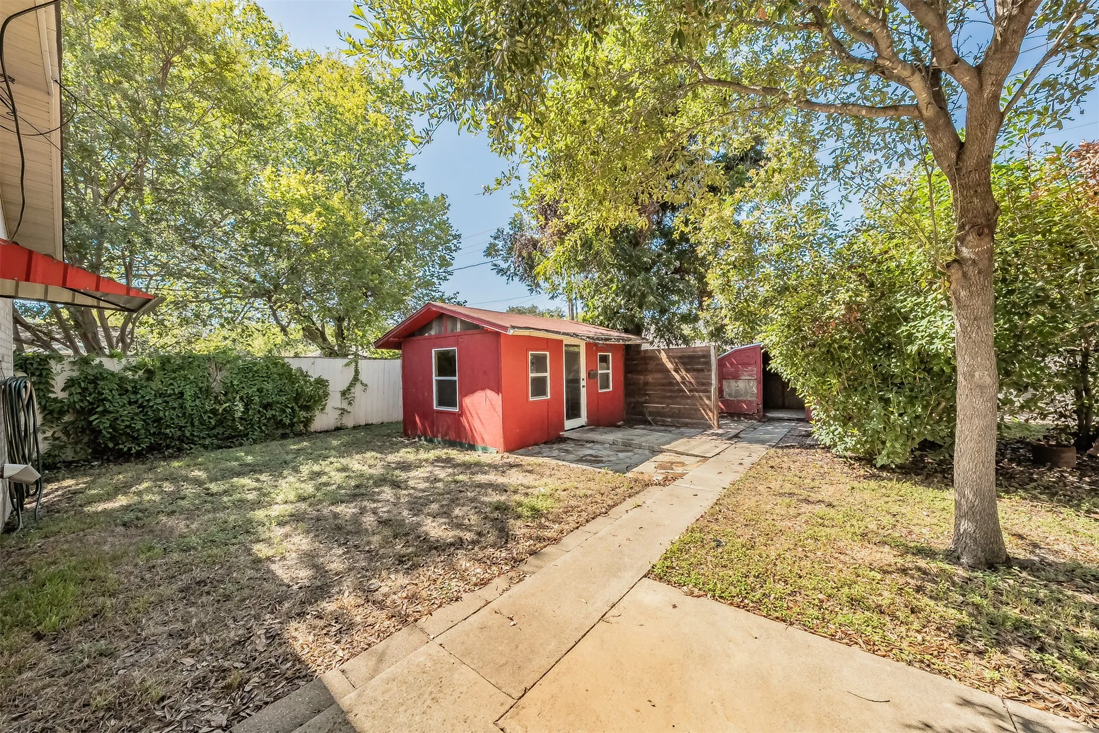 Single Family Residence For Sale in Tarrant County , 5216 Wentworth Street, Fort Worth, Texas 76132, 3 Bedroom, 2 Bathroom, 2 Garage spaces, 1,484 Sqft, built in 1967, mls#21404920, Real Estate Agent in Fort Worth, Homes For Sale in Tarrant county, Homes For Sale in Fort Worth, Realtor in Fort Worth Texas, Real Estate Brokerage Independent Realty Texas, Luminita Cordes Realtor