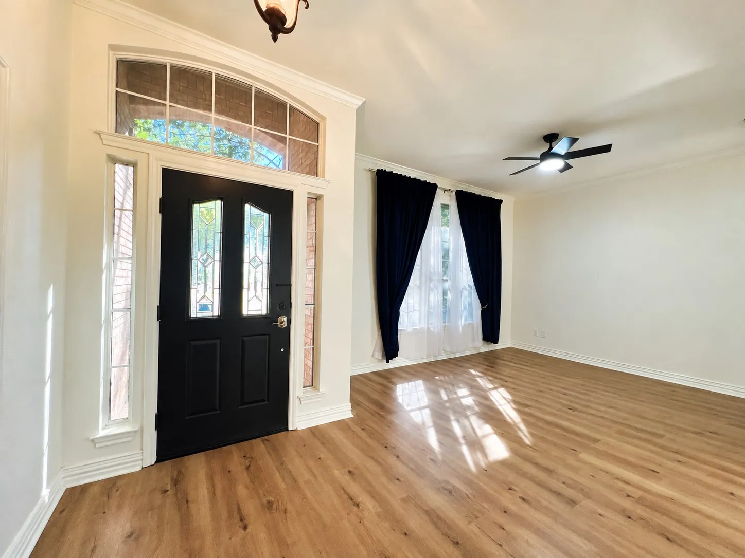 Single Family Residence For Rent in Tarrant County , 1606 Sarah Brooks Drive, Keller, Texas 76248, 4 Bedroom, 2 Bathroom, 3 Garage spaces, 2,360 Sqft, built in 1994, mls#21404957, Real Estate Agent in Keller, Homes For Rent in Tarrant county, Homes For Rent in Keller, Realtor in Keller Texas, Real Estate Brokerage Independent Realty Texas, Luminita Cordes Realtor