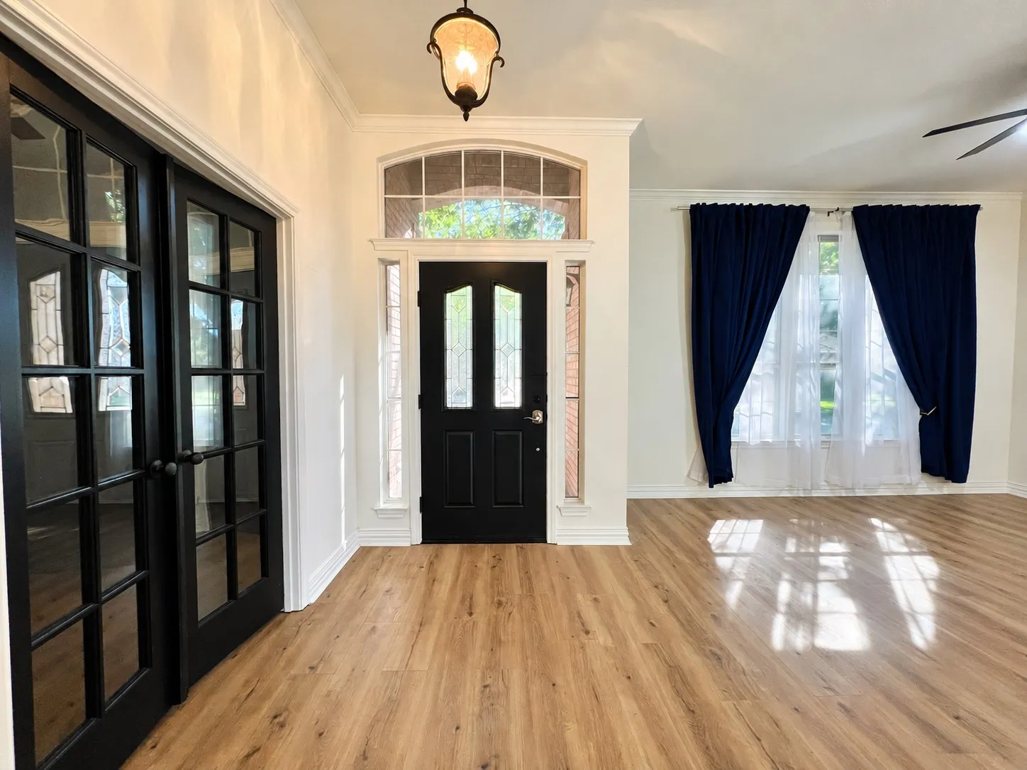 Single Family Residence For Rent in Tarrant County , 1606 Sarah Brooks Drive, Keller, Texas 76248, 4 Bedroom, 2 Bathroom, 3 Garage spaces, 2,360 Sqft, built in 1994, mls#21404957, Real Estate Agent in Keller, Homes For Rent in Tarrant county, Homes For Rent in Keller, Realtor in Keller Texas, Real Estate Brokerage Independent Realty Texas, Luminita Cordes Realtor