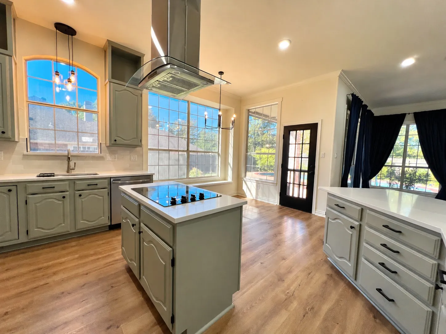 Single Family Residence For Rent in Tarrant County , 1606 Sarah Brooks Drive, Keller, Texas 76248, 4 Bedroom, 2 Bathroom, 3 Garage spaces, 2,360 Sqft, built in 1994, mls#21404957, Real Estate Agent in Keller, Homes For Rent in Tarrant county, Homes For Rent in Keller, Realtor in Keller Texas, Real Estate Brokerage Independent Realty Texas, Luminita Cordes Realtor