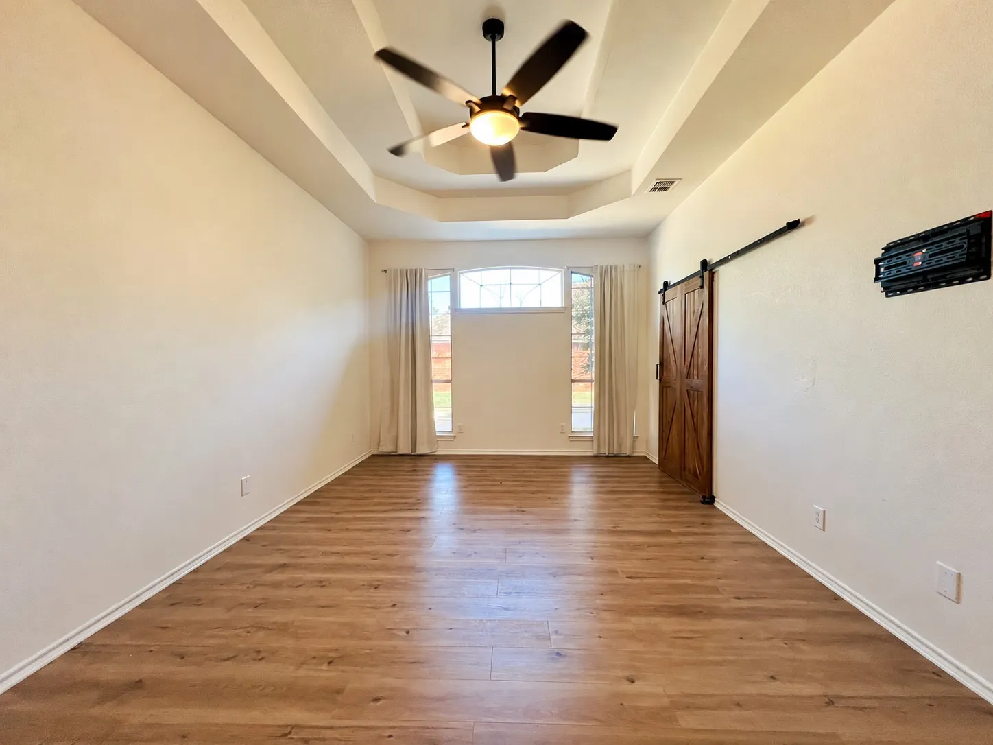 Single Family Residence For Rent in Tarrant County , 1606 Sarah Brooks Drive, Keller, Texas 76248, 4 Bedroom, 2 Bathroom, 3 Garage spaces, 2,360 Sqft, built in 1994, mls#21404957, Real Estate Agent in Keller, Homes For Rent in Tarrant county, Homes For Rent in Keller, Realtor in Keller Texas, Real Estate Brokerage Independent Realty Texas, Luminita Cordes Realtor