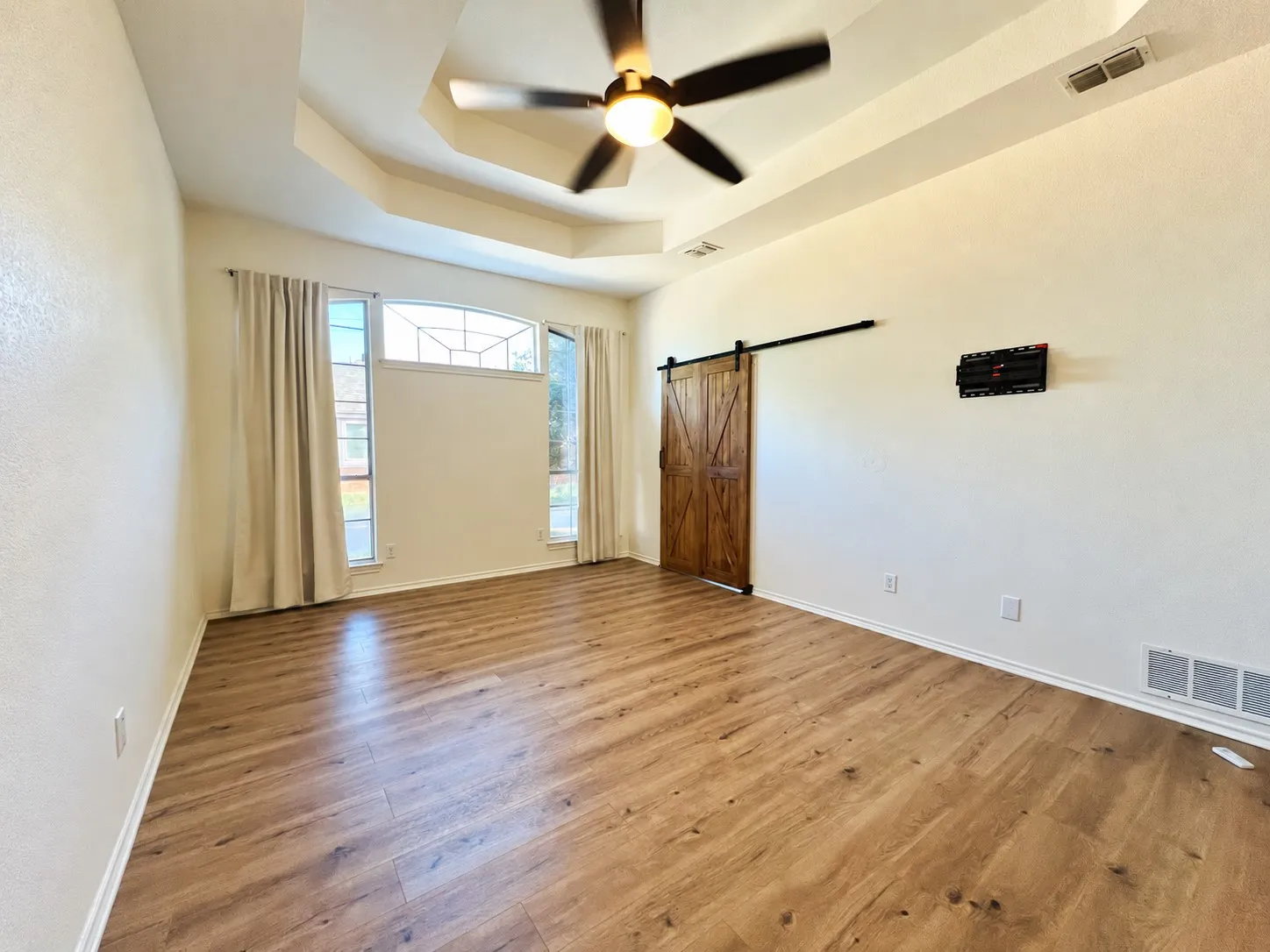 Single Family Residence For Rent in Tarrant County , 1606 Sarah Brooks Drive, Keller, Texas 76248, 4 Bedroom, 2 Bathroom, 3 Garage spaces, 2,360 Sqft, built in 1994, mls#21404957, Real Estate Agent in Keller, Homes For Rent in Tarrant county, Homes For Rent in Keller, Realtor in Keller Texas, Real Estate Brokerage Independent Realty Texas, Luminita Cordes Realtor