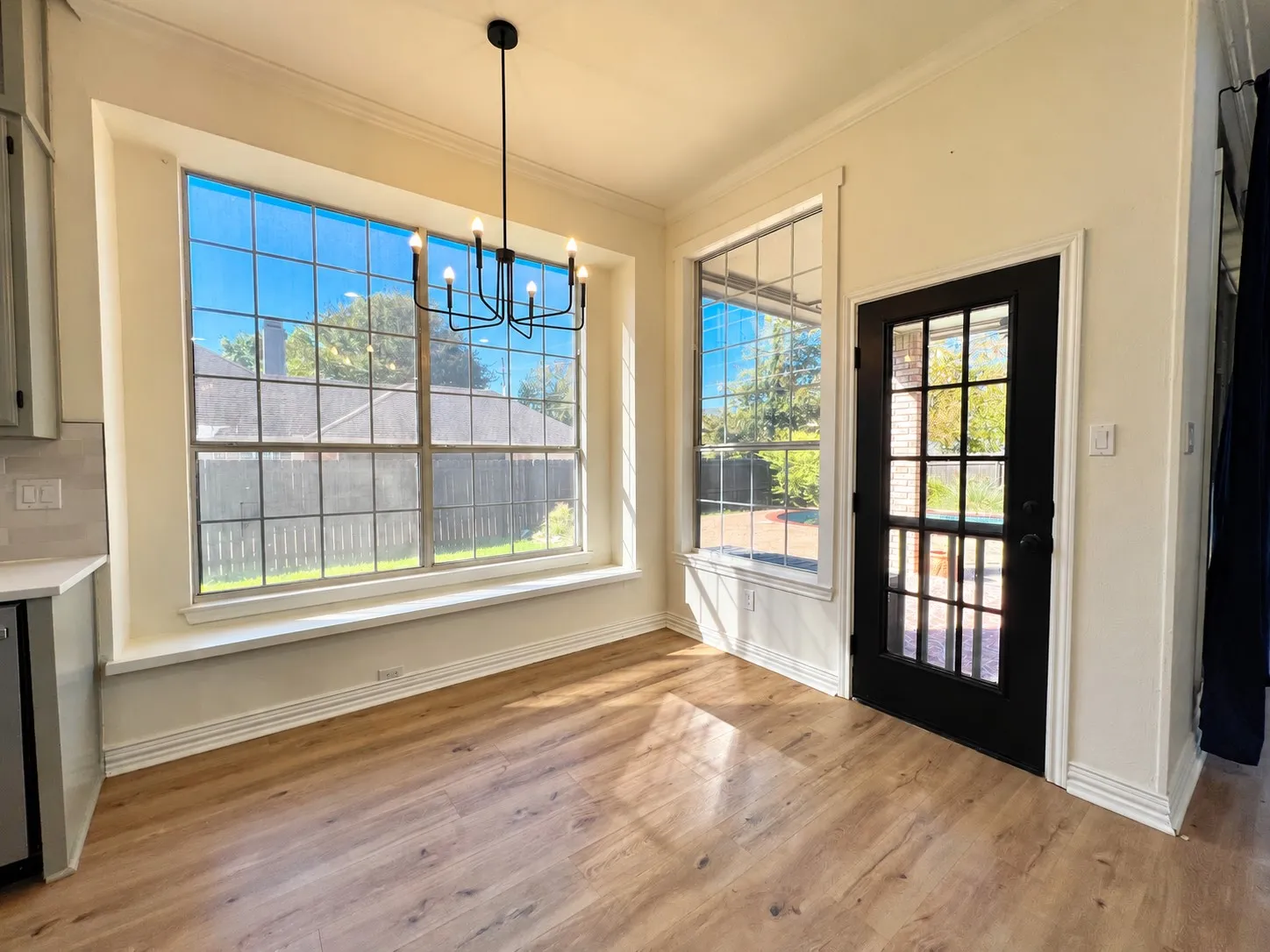 Single Family Residence For Rent in Tarrant County , 1606 Sarah Brooks Drive, Keller, Texas 76248, 4 Bedroom, 2 Bathroom, 3 Garage spaces, 2,360 Sqft, built in 1994, mls#21404957, Real Estate Agent in Keller, Homes For Rent in Tarrant county, Homes For Rent in Keller, Realtor in Keller Texas, Real Estate Brokerage Independent Realty Texas, Luminita Cordes Realtor