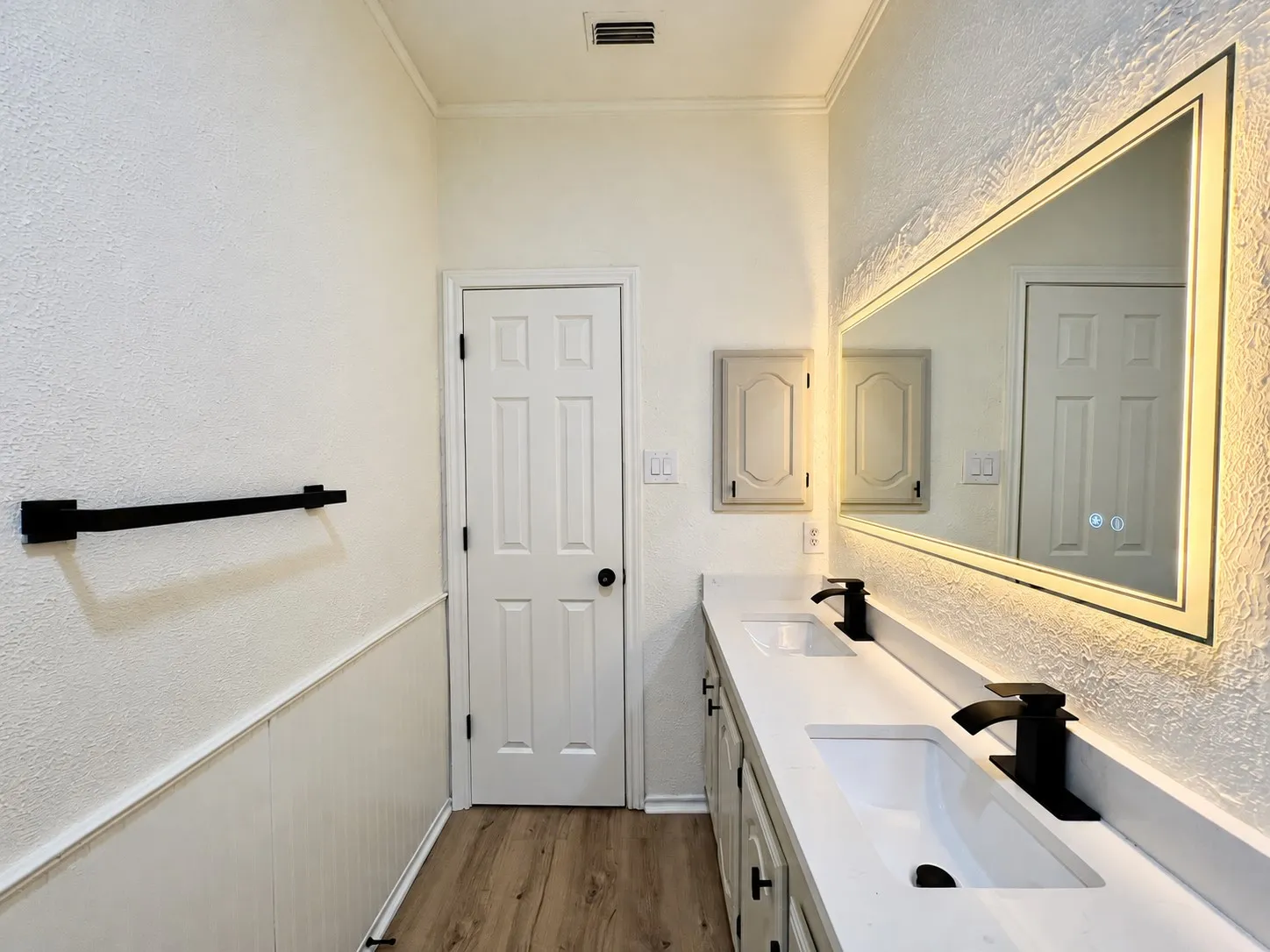 Single Family Residence For Rent in Tarrant County , 1606 Sarah Brooks Drive, Keller, Texas 76248, 4 Bedroom, 2 Bathroom, 3 Garage spaces, 2,360 Sqft, built in 1994, mls#21404957, Real Estate Agent in Keller, Homes For Rent in Tarrant county, Homes For Rent in Keller, Realtor in Keller Texas, Real Estate Brokerage Independent Realty Texas, Luminita Cordes Realtor