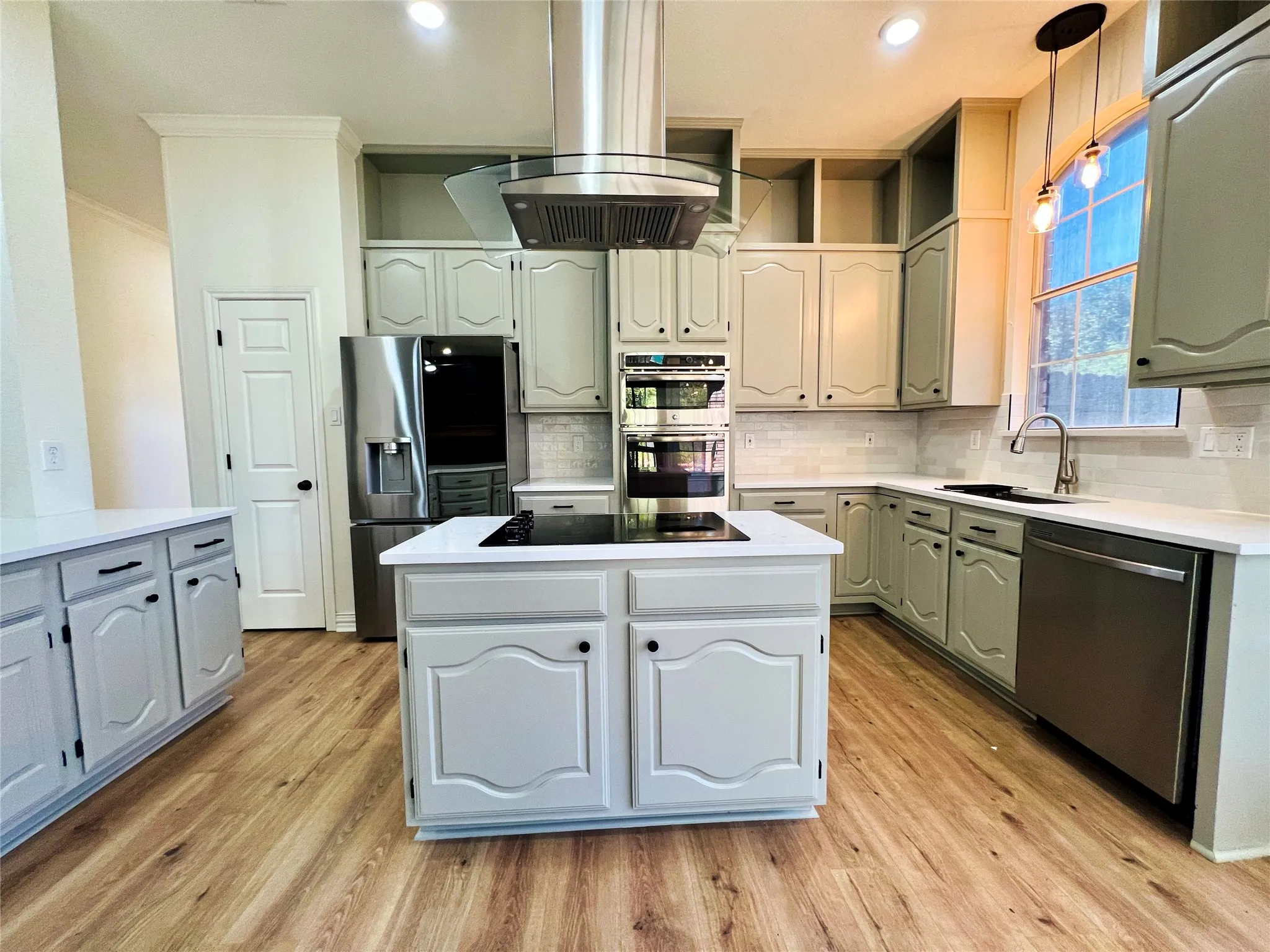 Single Family Residence For Rent in Tarrant County , 1606 Sarah Brooks Drive, Keller, Texas 76248, 4 Bedroom, 2 Bathroom, 3 Garage spaces, 2,360 Sqft, built in 1994, mls#21404957, Real Estate Agent in Keller, Homes For Rent in Tarrant county, Homes For Rent in Keller, Realtor in Keller Texas, Real Estate Brokerage Independent Realty Texas, Luminita Cordes Realtor