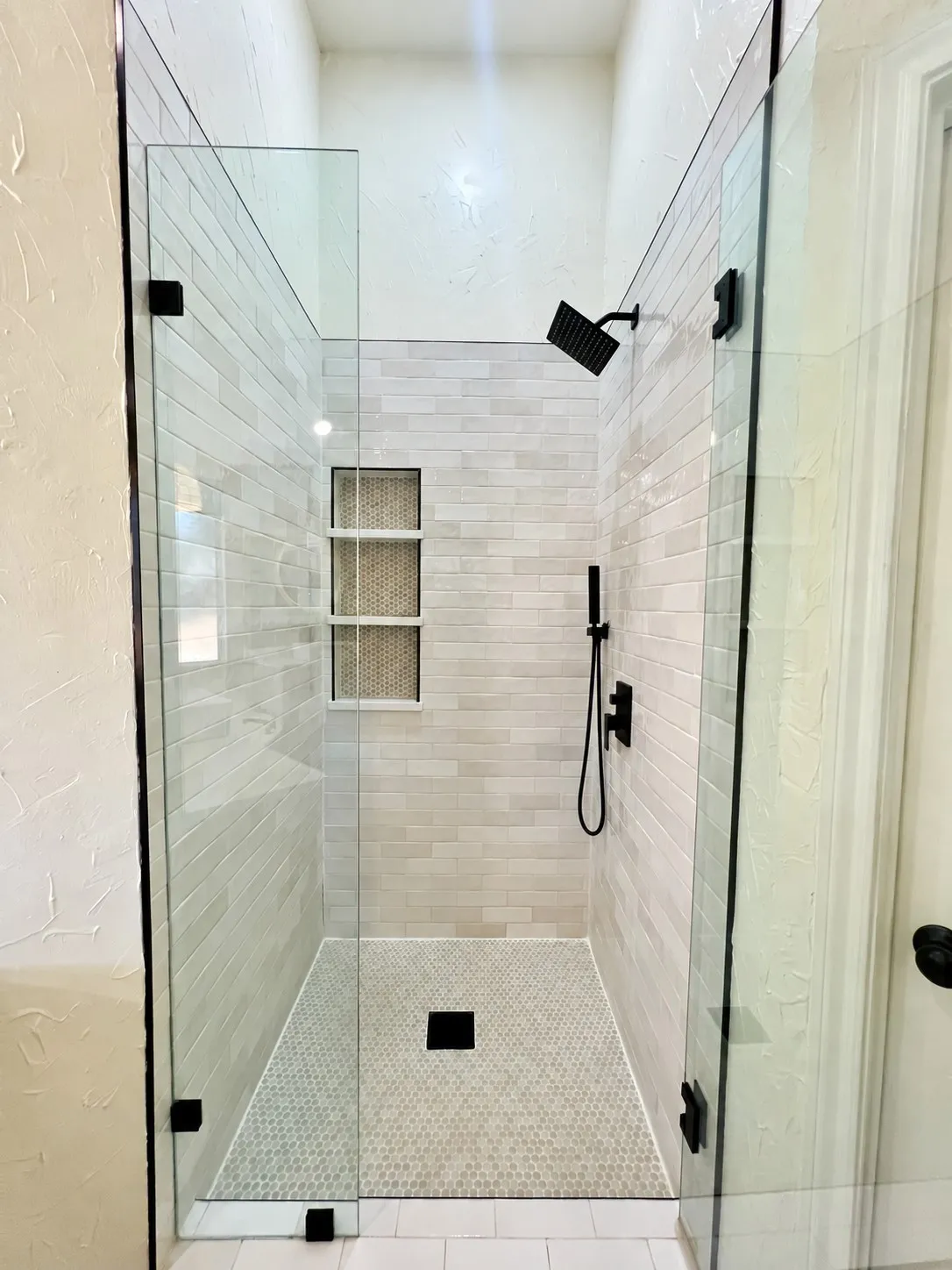 Single Family Residence For Rent in Tarrant County , 1606 Sarah Brooks Drive, Keller, Texas 76248, 4 Bedroom, 2 Bathroom, 3 Garage spaces, 2,360 Sqft, built in 1994, mls#21404957, Real Estate Agent in Keller, Homes For Rent in Tarrant county, Homes For Rent in Keller, Realtor in Keller Texas, Real Estate Brokerage Independent Realty Texas, Luminita Cordes Realtor