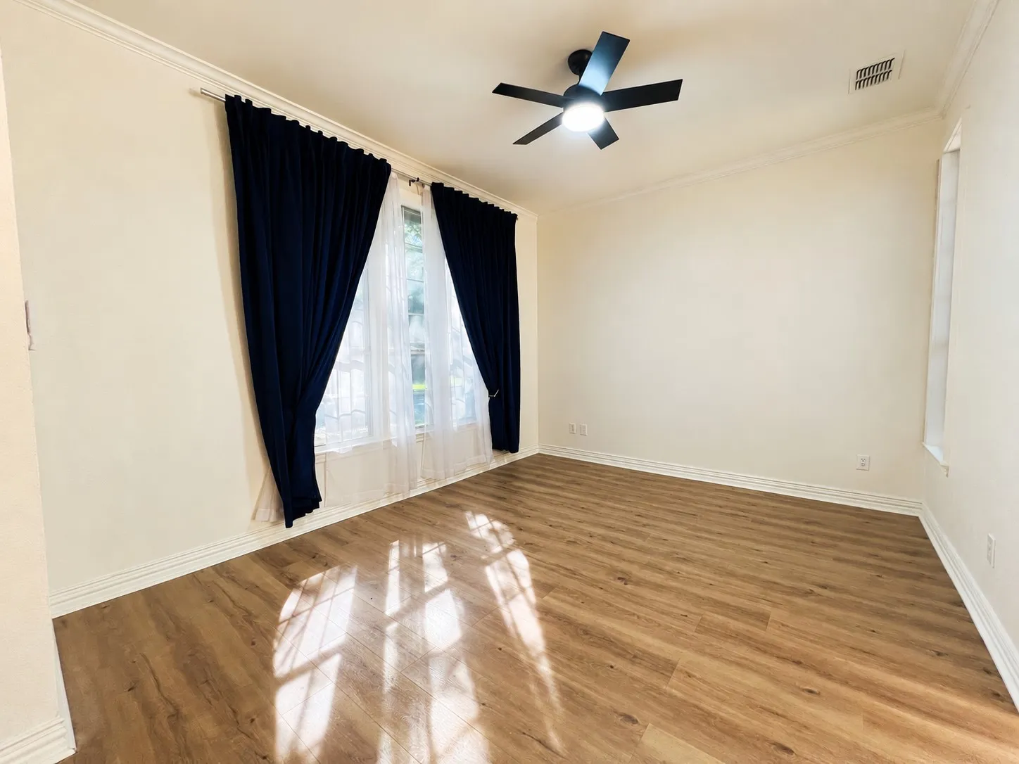 Single Family Residence For Rent in Tarrant County , 1606 Sarah Brooks Drive, Keller, Texas 76248, 4 Bedroom, 2 Bathroom, 3 Garage spaces, 2,360 Sqft, built in 1994, mls#21404957, Real Estate Agent in Keller, Homes For Rent in Tarrant county, Homes For Rent in Keller, Realtor in Keller Texas, Real Estate Brokerage Independent Realty Texas, Luminita Cordes Realtor