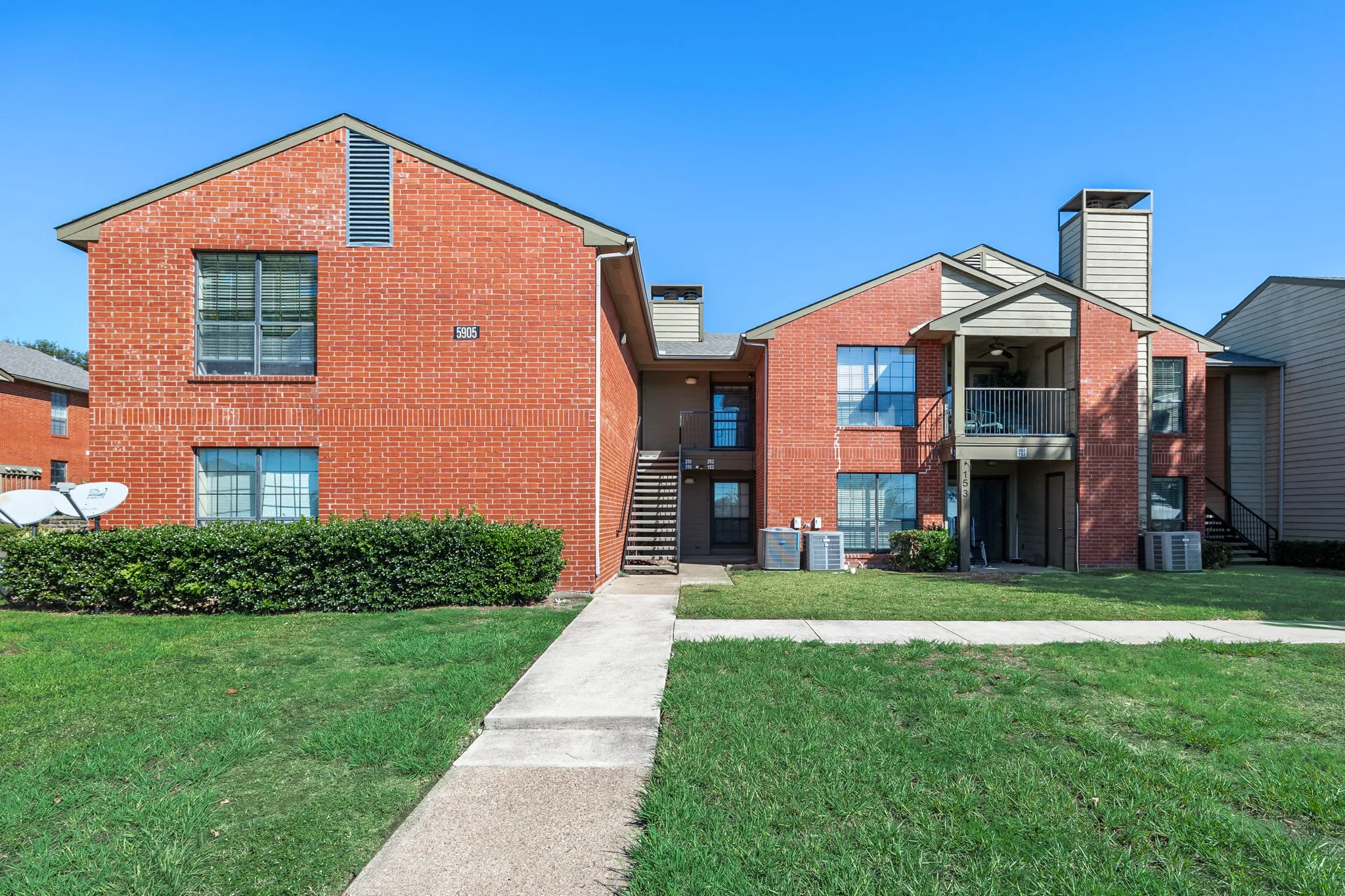 Condominium For Sale in Dallas County , 5905 Lake Hubbard Parkway 152, Garland, Texas 75043, 2 Bedroom, 2 Bathroom, Garage spaces, 916 Sqft, built in 2008, mls#21403958, Real Estate Agent in Garland, Homes For Sale in Dallas county, Homes For Sale in Garland, Realtor in Garland Texas, Real Estate Brokerage Independent Realty Texas, Luminita Cordes Realtor
