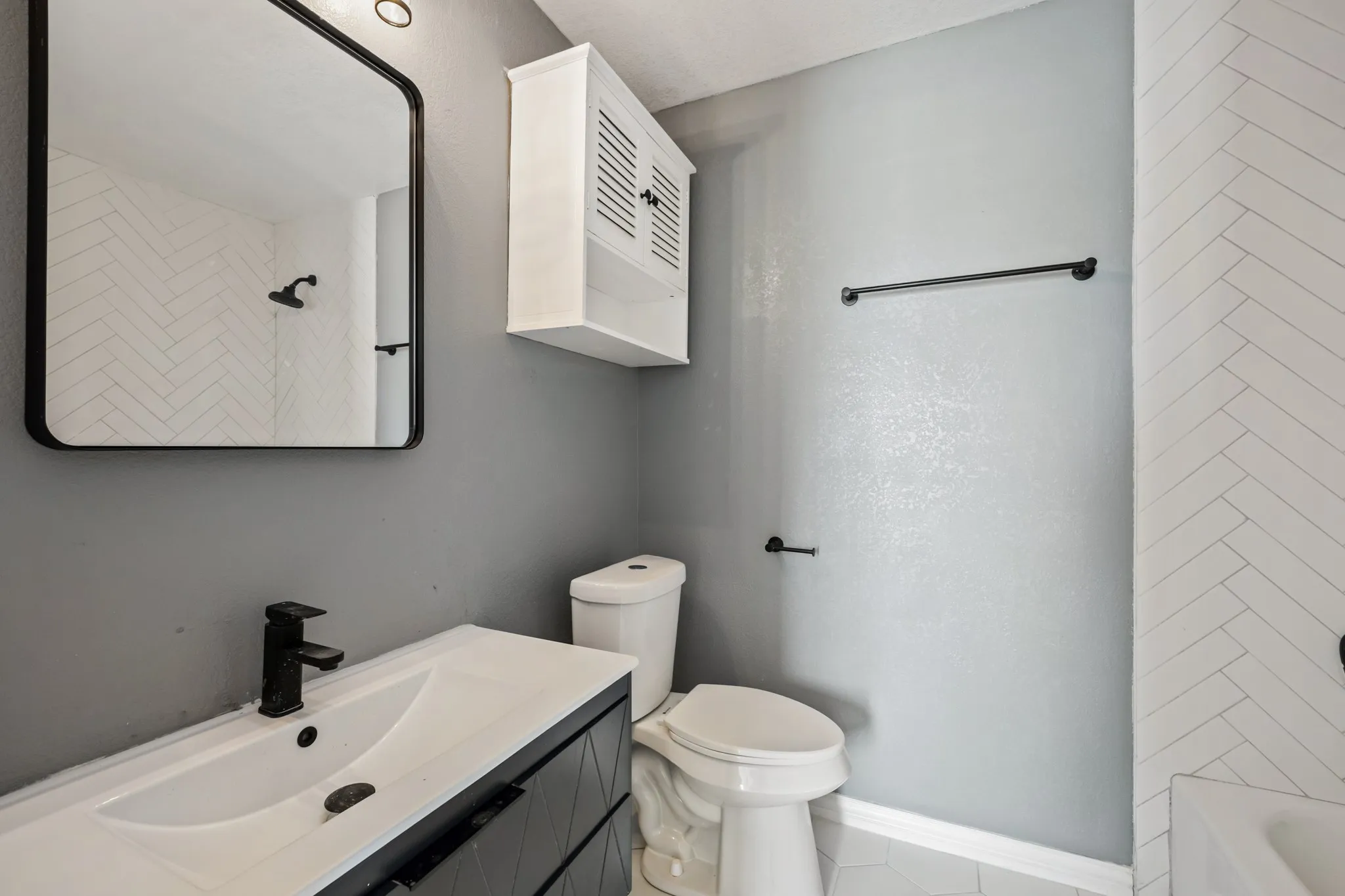 Condominium For Sale in Dallas County , 5905 Lake Hubbard Parkway 152, Garland, Texas 75043, 2 Bedroom, 2 Bathroom, Garage spaces, 916 Sqft, built in 2008, mls#21403958, Real Estate Agent in Garland, Homes For Sale in Dallas county, Homes For Sale in Garland, Realtor in Garland Texas, Real Estate Brokerage Independent Realty Texas, Luminita Cordes Realtor